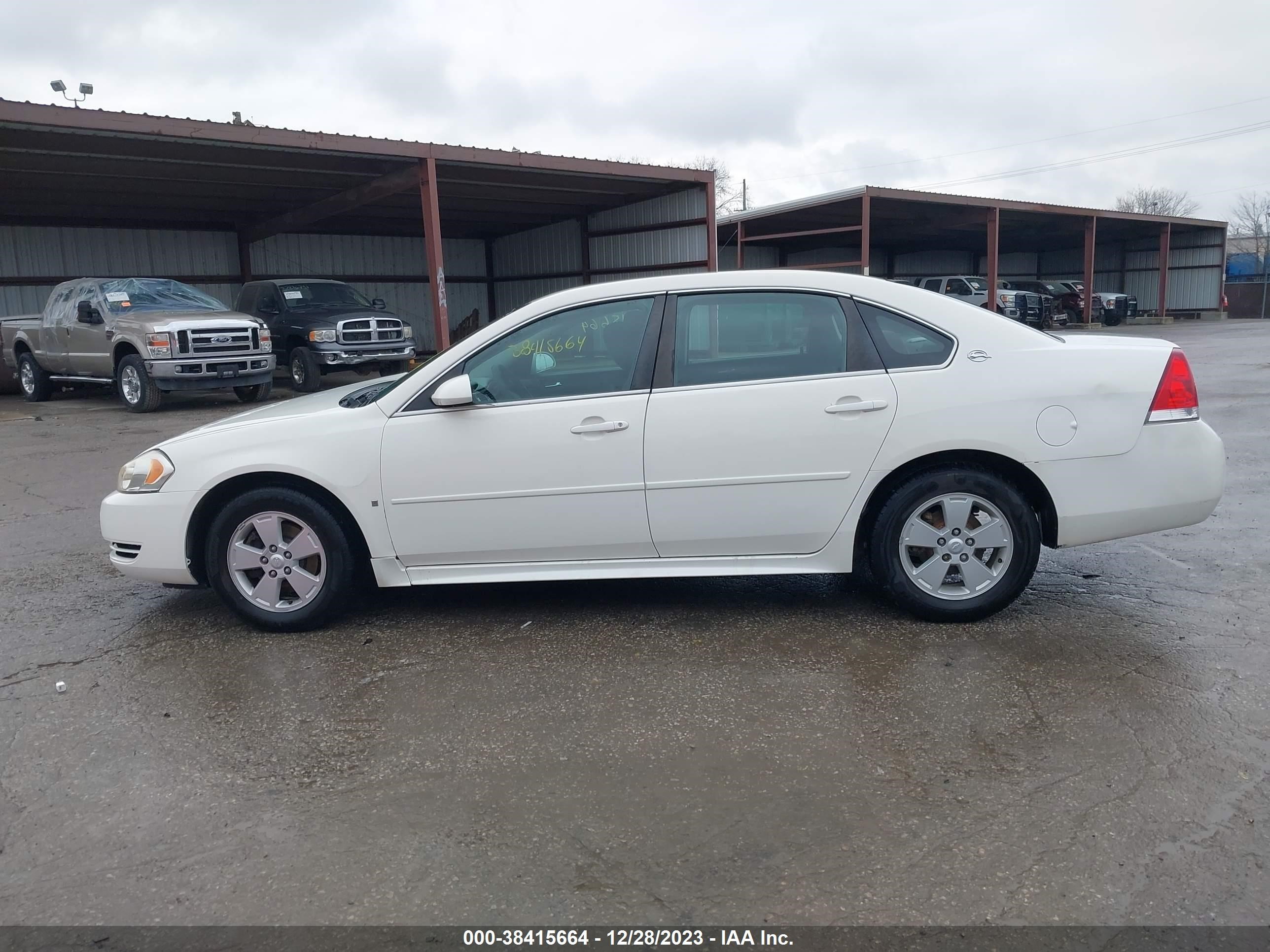 Photo 13 VIN: 2G1WT57K891293114 - CHEVROLET IMPALA 