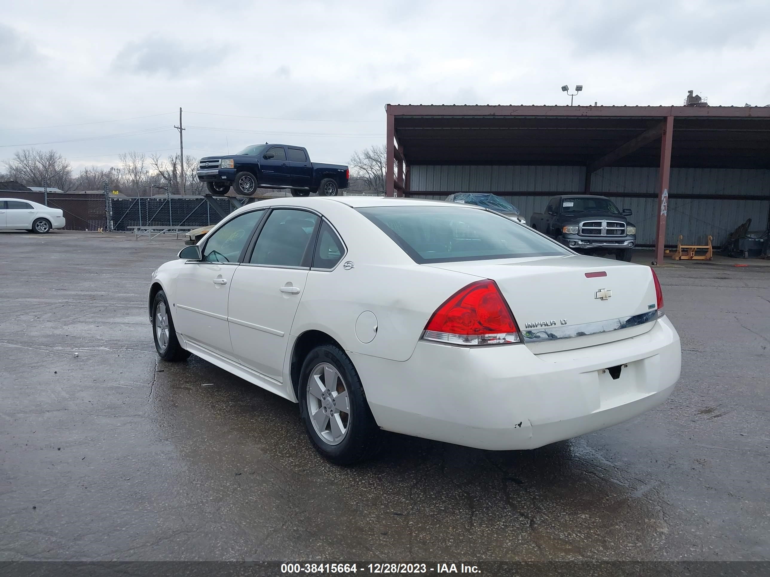 Photo 2 VIN: 2G1WT57K891293114 - CHEVROLET IMPALA 