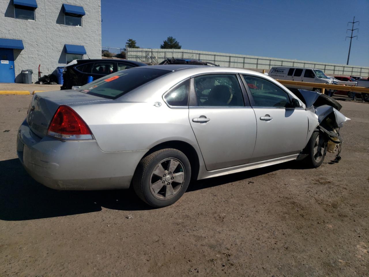 Photo 2 VIN: 2G1WT57K891313569 - CHEVROLET IMPALA 