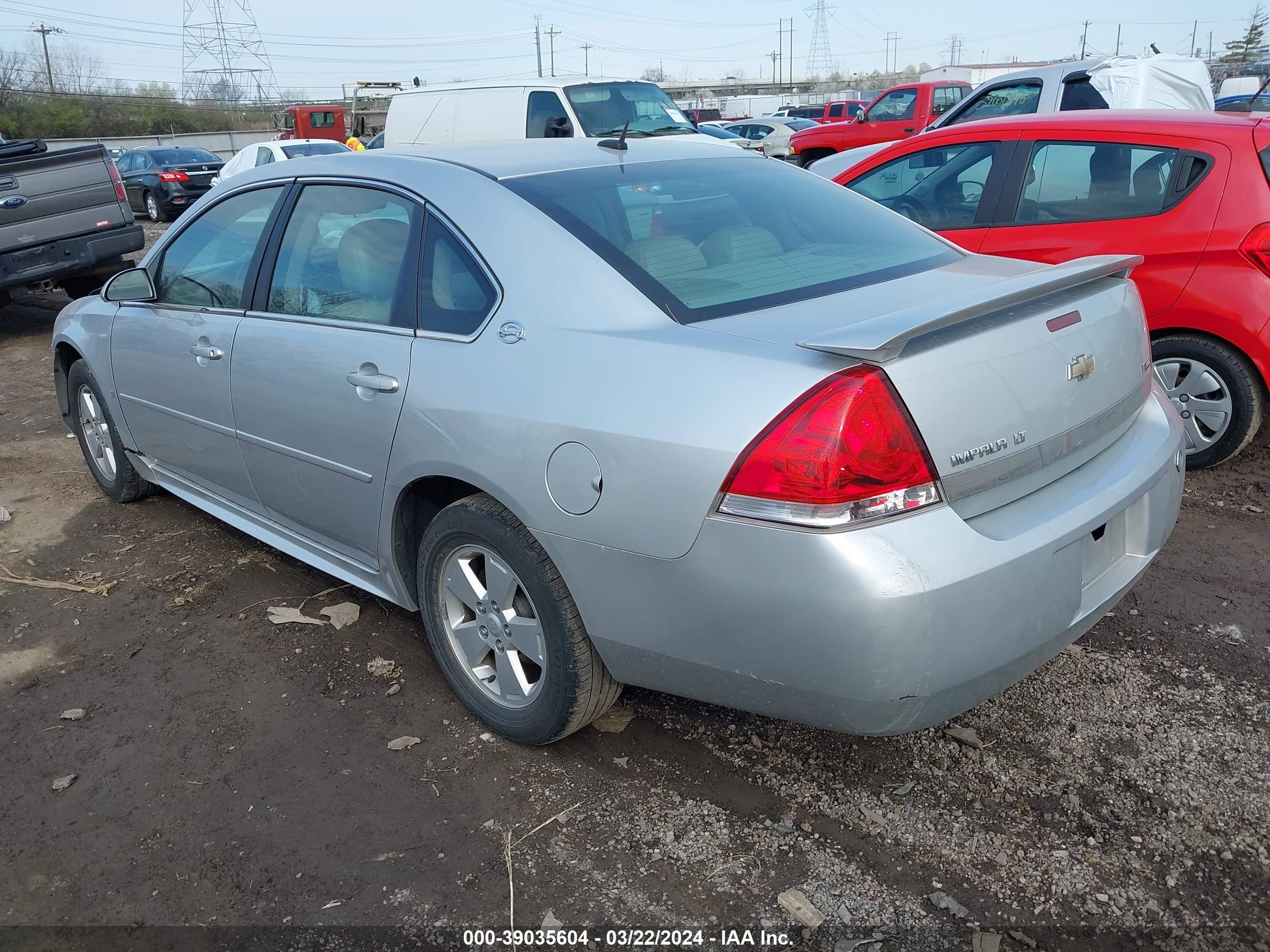 Photo 2 VIN: 2G1WT57K991224528 - CHEVROLET IMPALA 