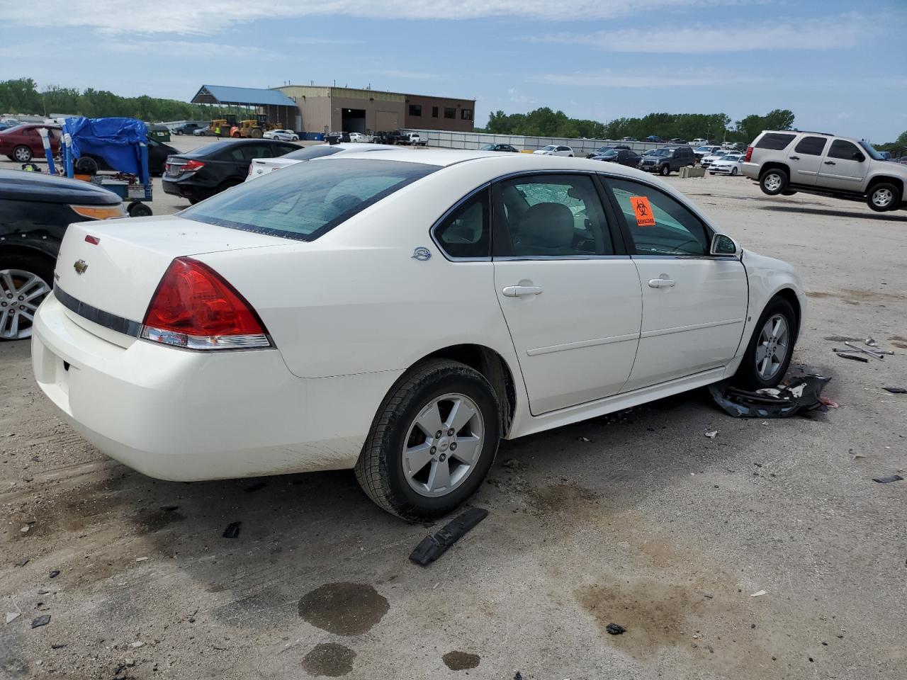 Photo 2 VIN: 2G1WT57N091111013 - CHEVROLET IMPALA 