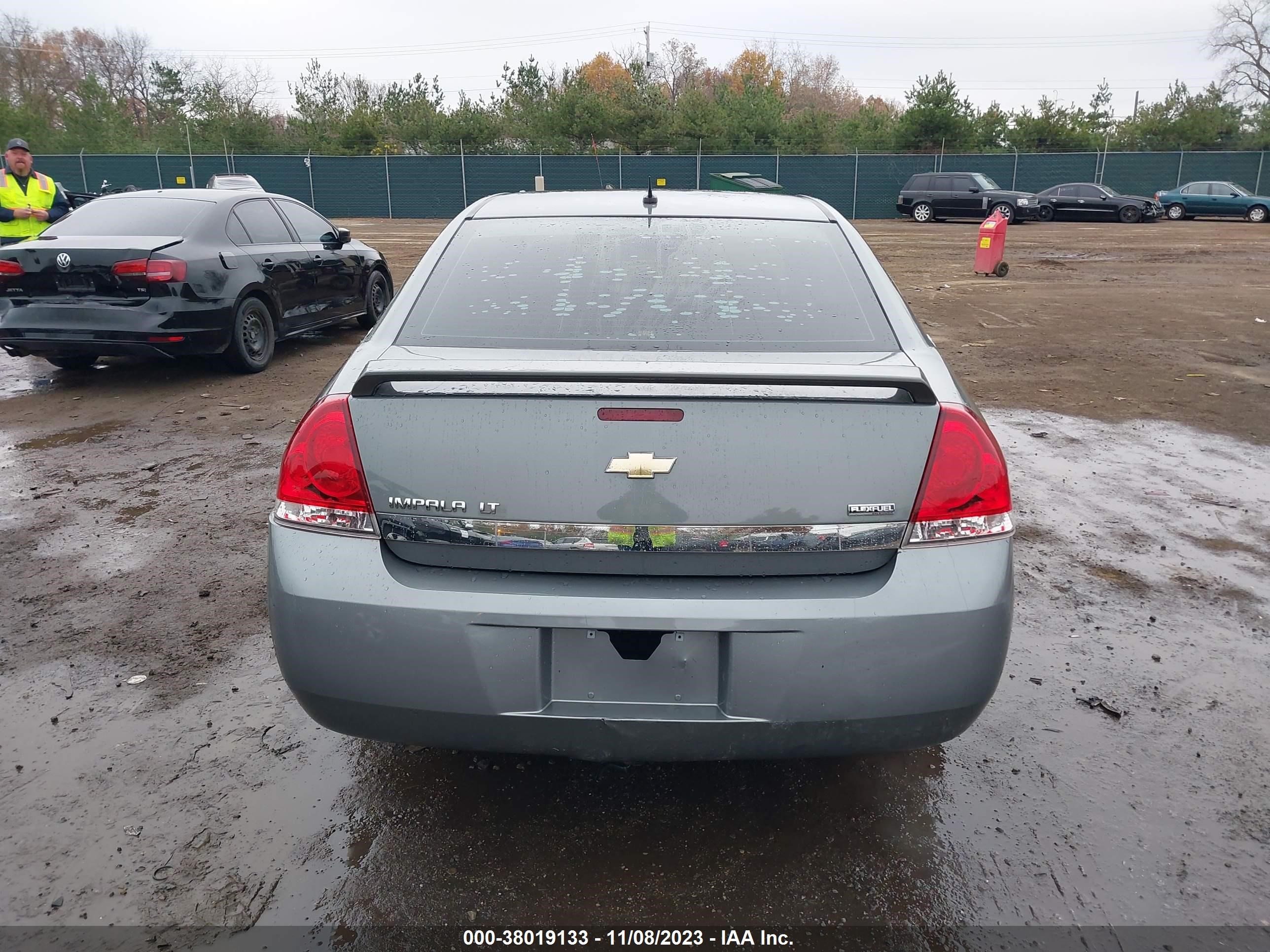 Photo 15 VIN: 2G1WT58K089214680 - CHEVROLET IMPALA 