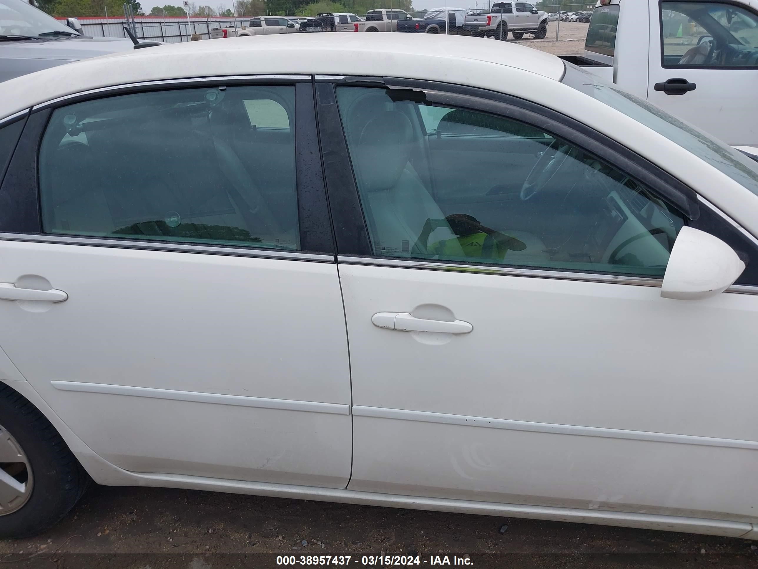 Photo 12 VIN: 2G1WT58K089250675 - CHEVROLET IMPALA 