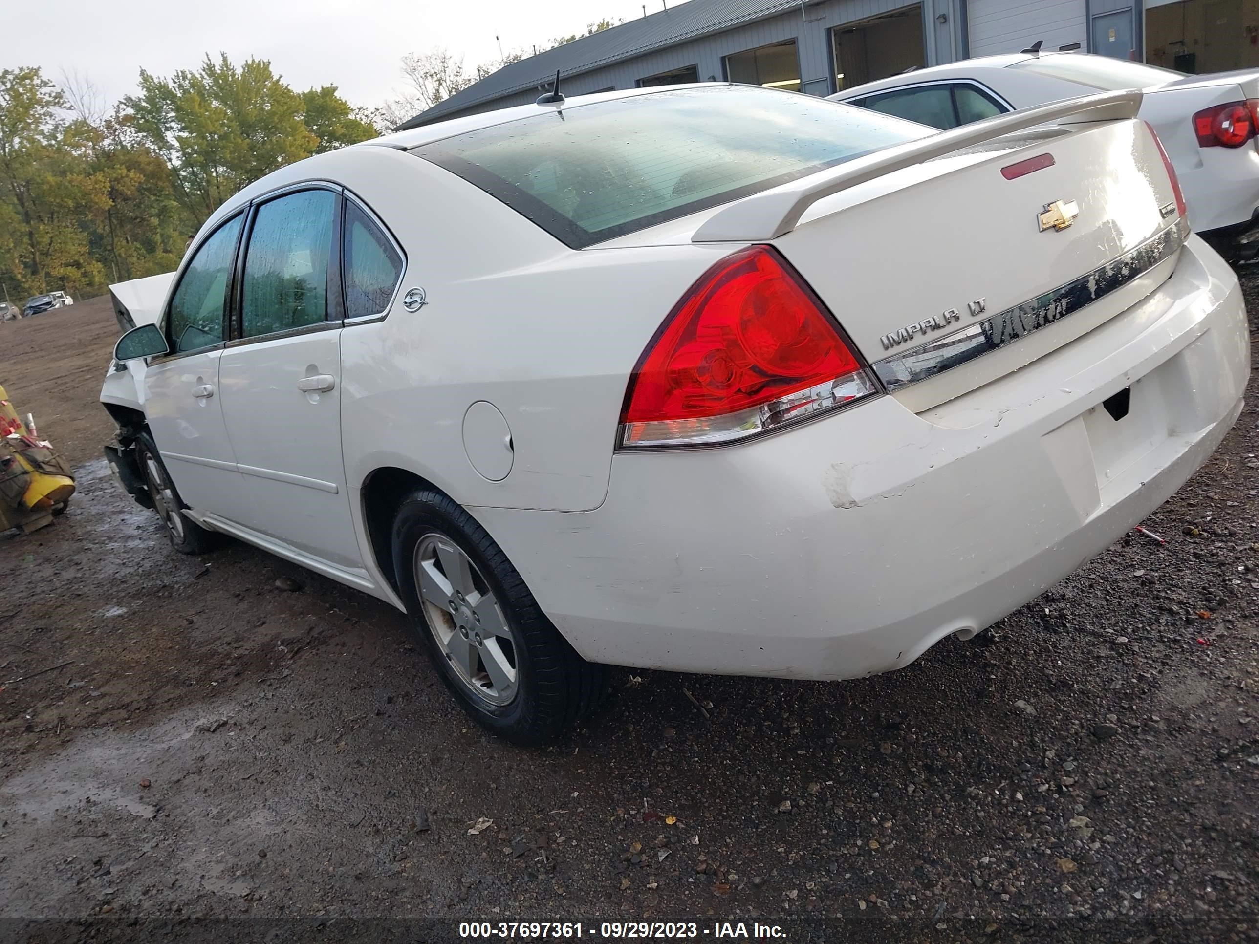 Photo 2 VIN: 2G1WT58K179356762 - CHEVROLET IMPALA 