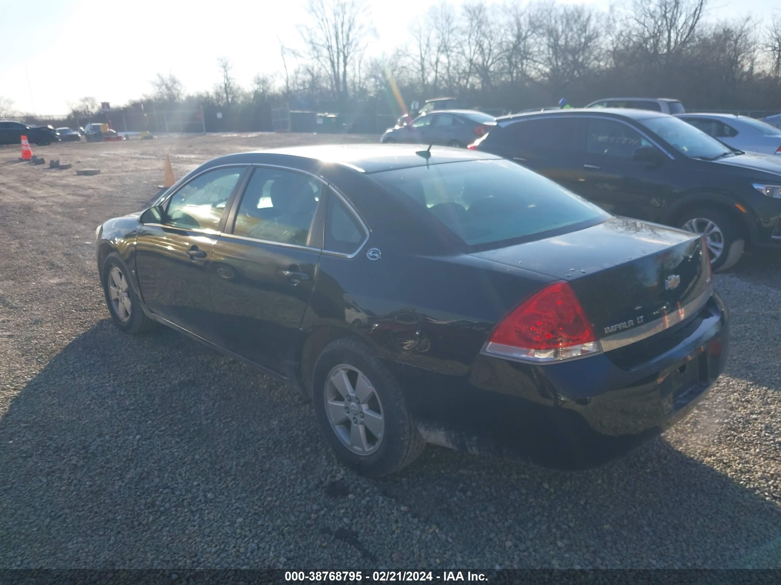 Photo 2 VIN: 2G1WT58K181220213 - CHEVROLET IMPALA 