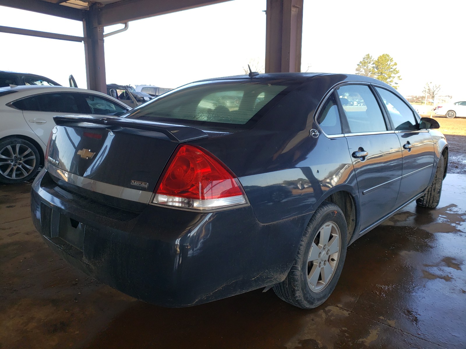 Photo 3 VIN: 2G1WT58K189195427 - CHEVROLET IMPALA LT 