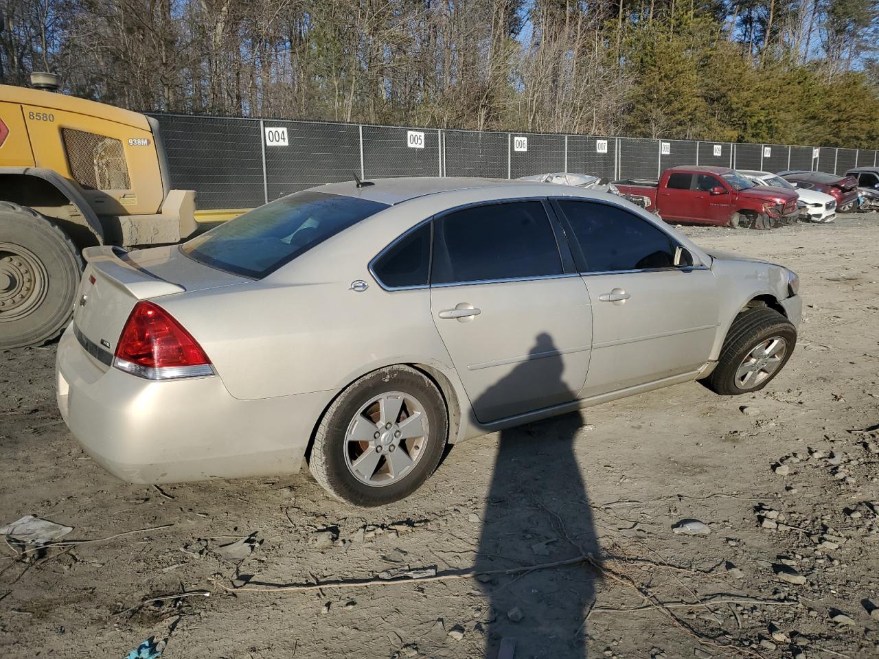 Photo 2 VIN: 2G1WT58K189227017 - CHEVROLET IMPALA 