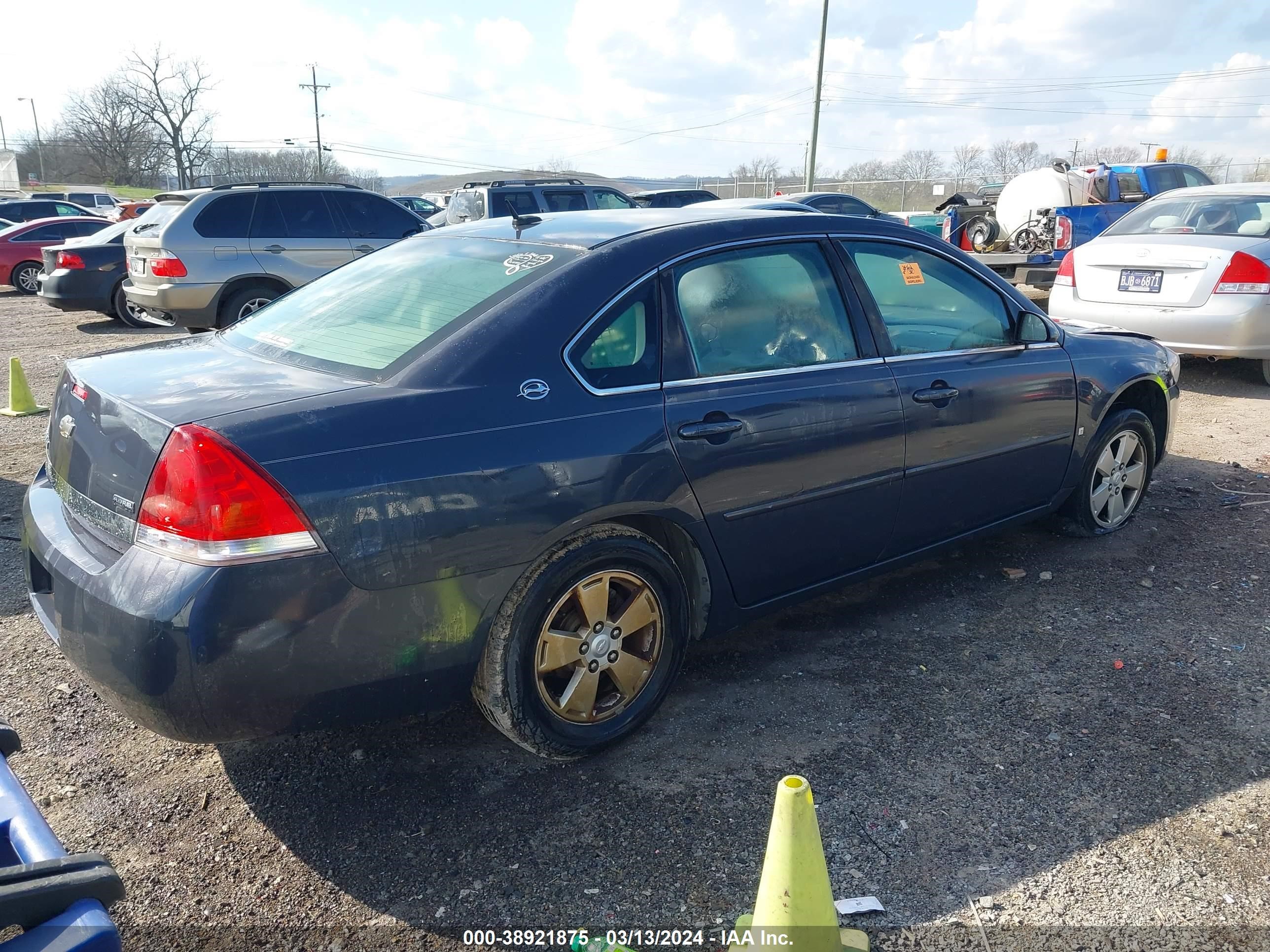 Photo 3 VIN: 2G1WT58K489133830 - CHEVROLET IMPALA 