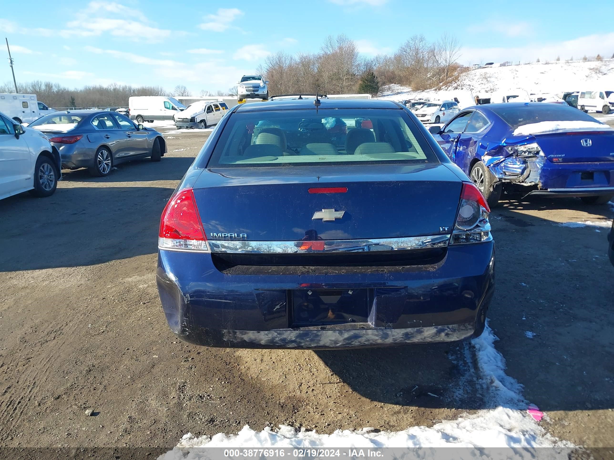 Photo 15 VIN: 2G1WT58K579319634 - CHEVROLET IMPALA 