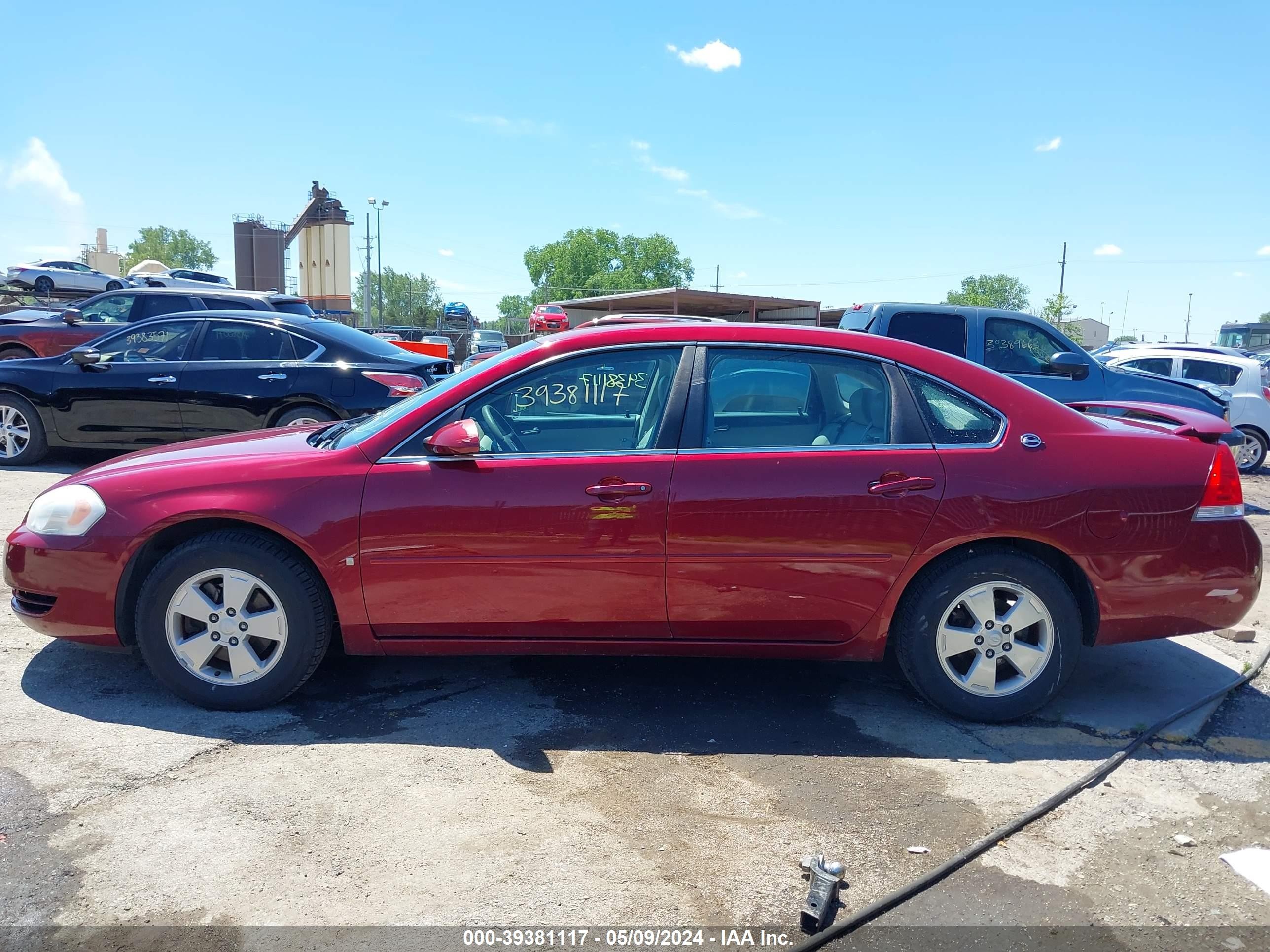 Photo 13 VIN: 2G1WT58K681378613 - CHEVROLET IMPALA 