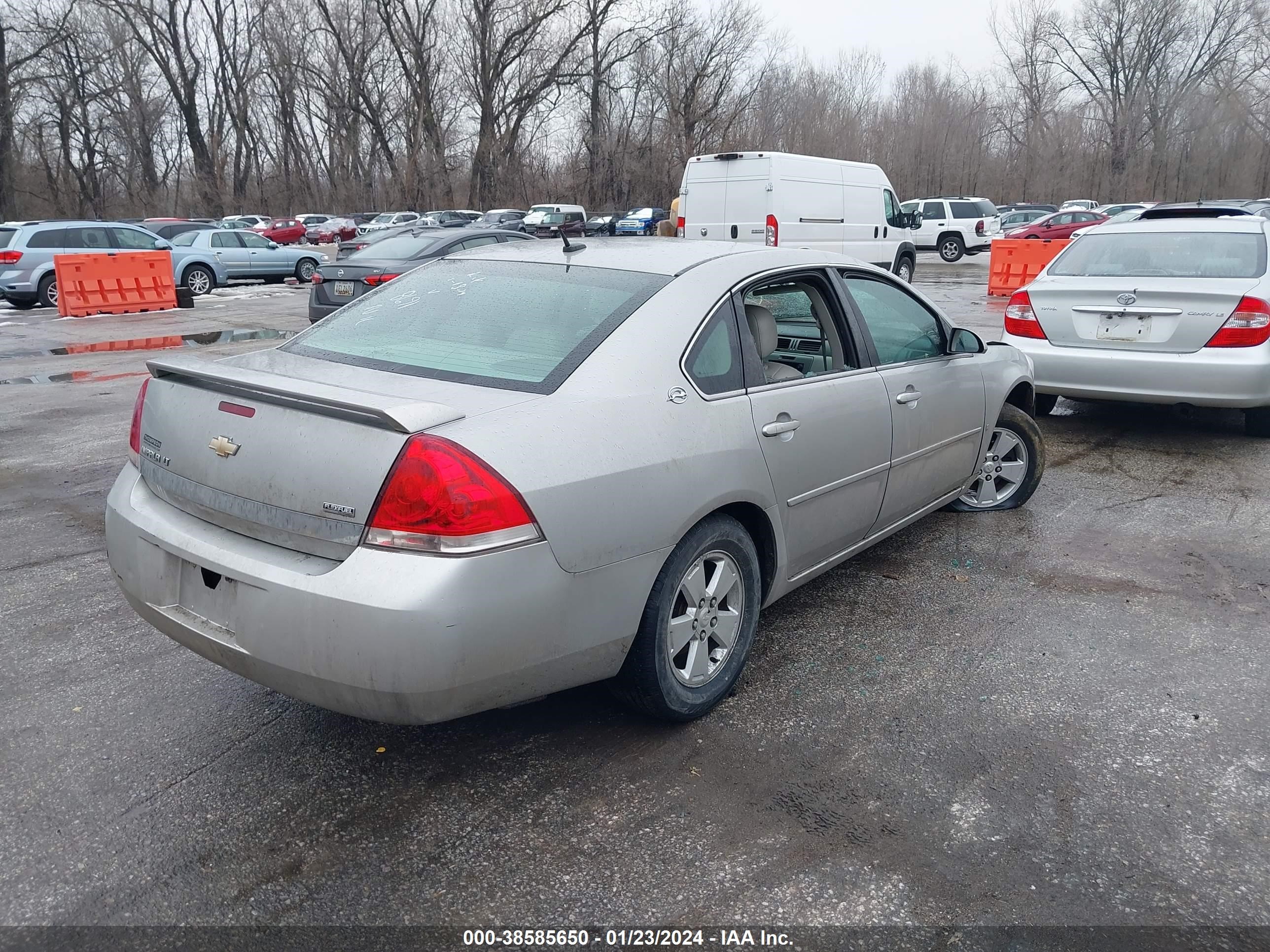 Photo 3 VIN: 2G1WT58K989228691 - CHEVROLET IMPALA 