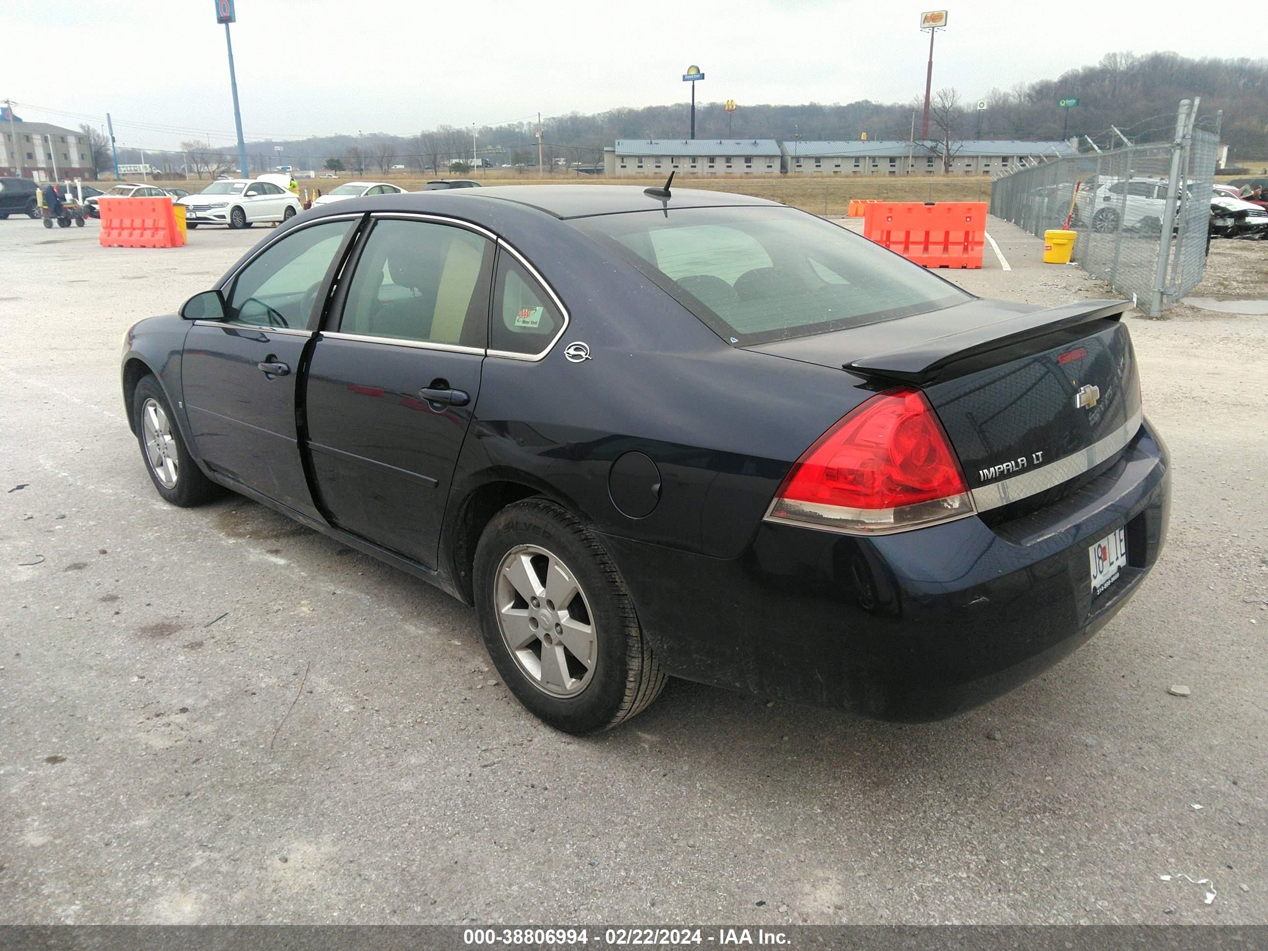 Photo 2 VIN: 2G1WT58N281360037 - CHEVROLET IMPALA 