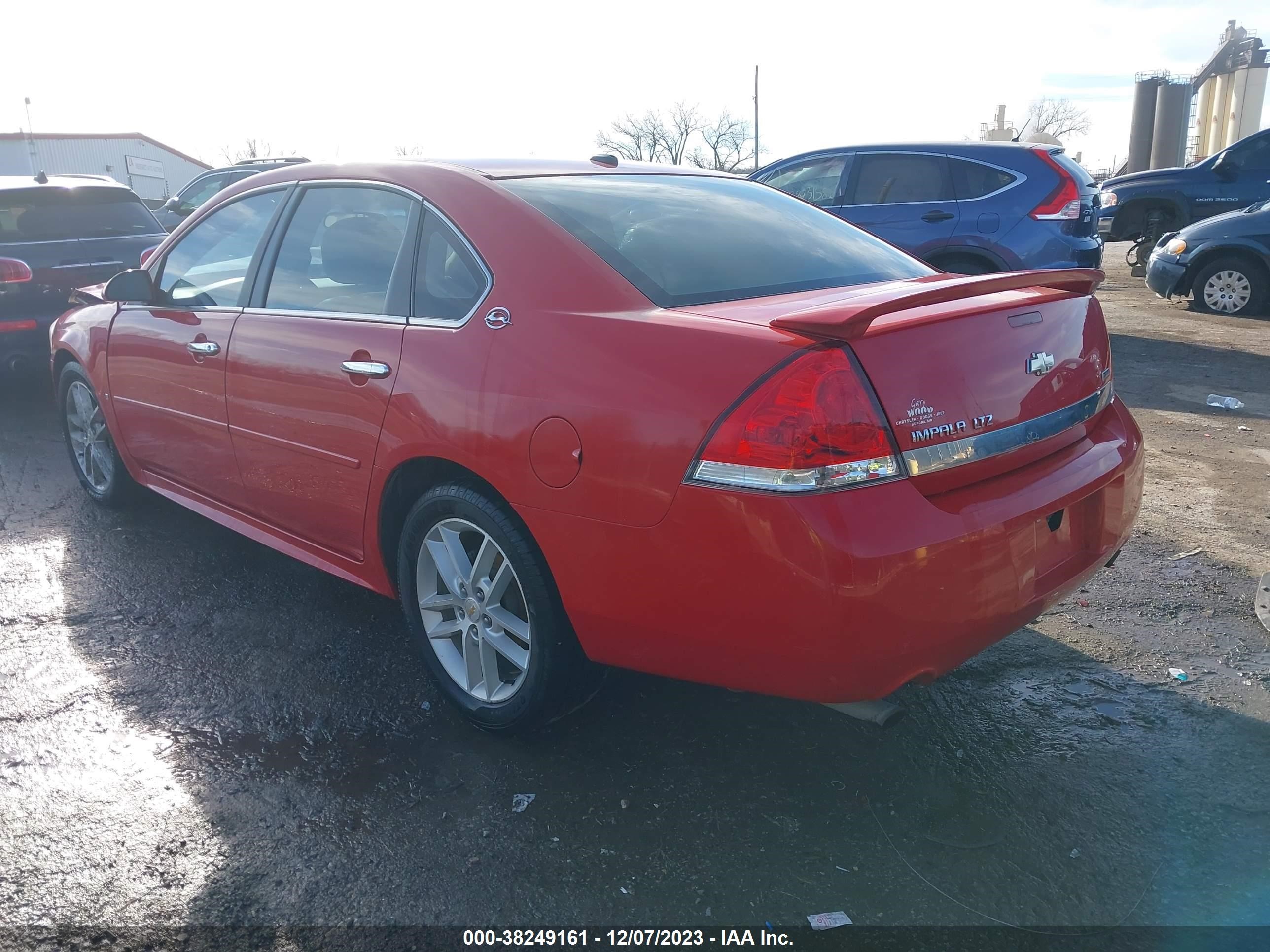 Photo 2 VIN: 2G1WU57M391300050 - CHEVROLET IMPALA 