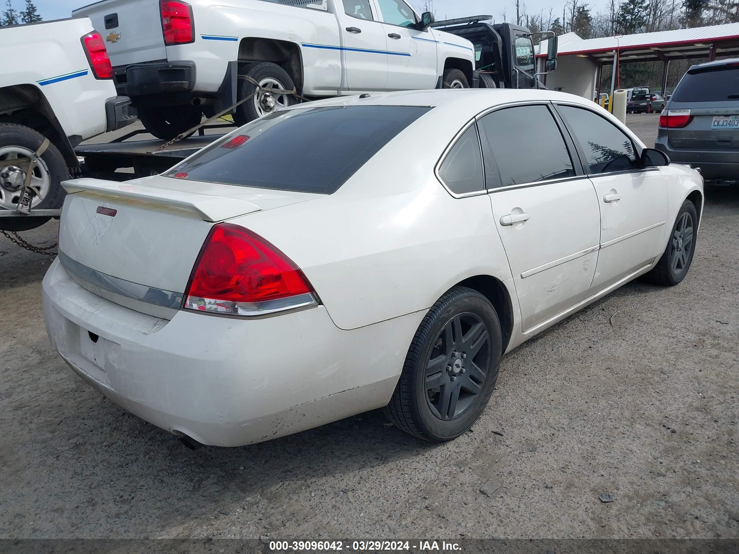 Photo 3 VIN: 2G1WU581169373841 - CHEVROLET IMPALA 