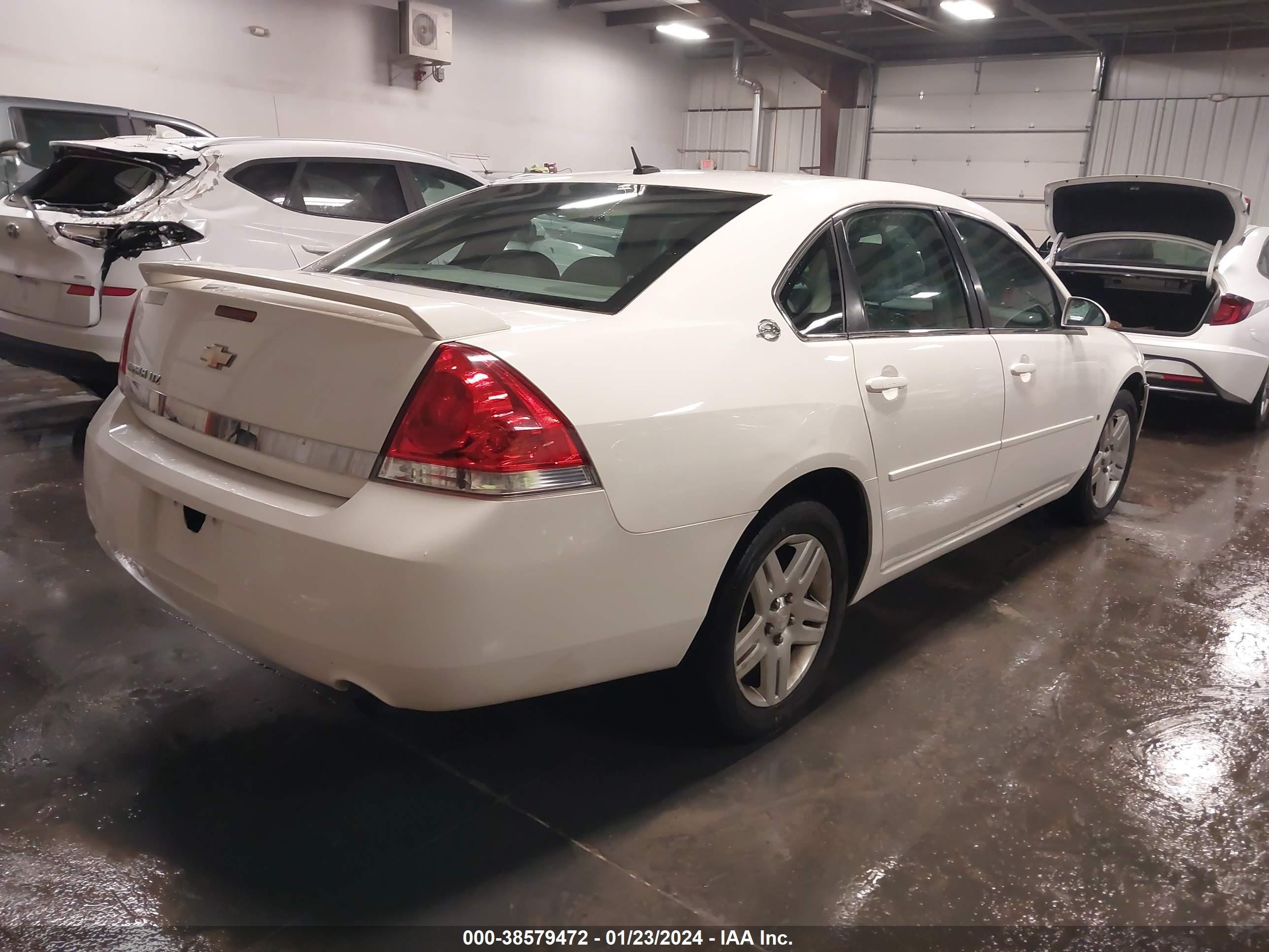 Photo 3 VIN: 2G1WU581169388372 - CHEVROLET IMPALA 