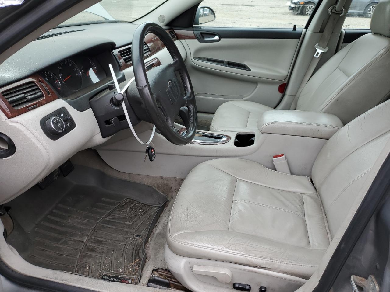 Photo 6 VIN: 2G1WU583581199906 - CHEVROLET IMPALA 