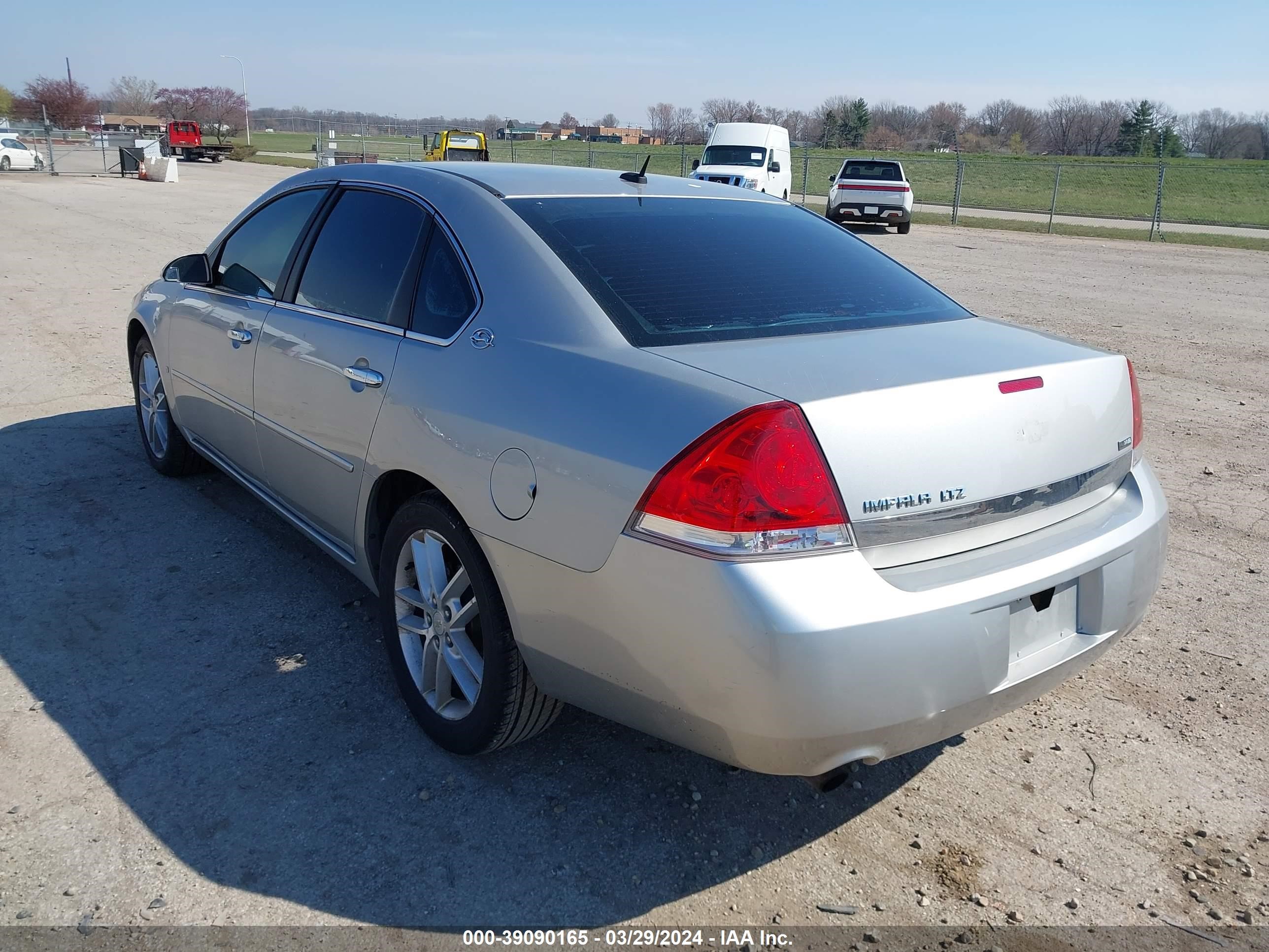 Photo 2 VIN: 2G1WU583581234721 - CHEVROLET IMPALA 