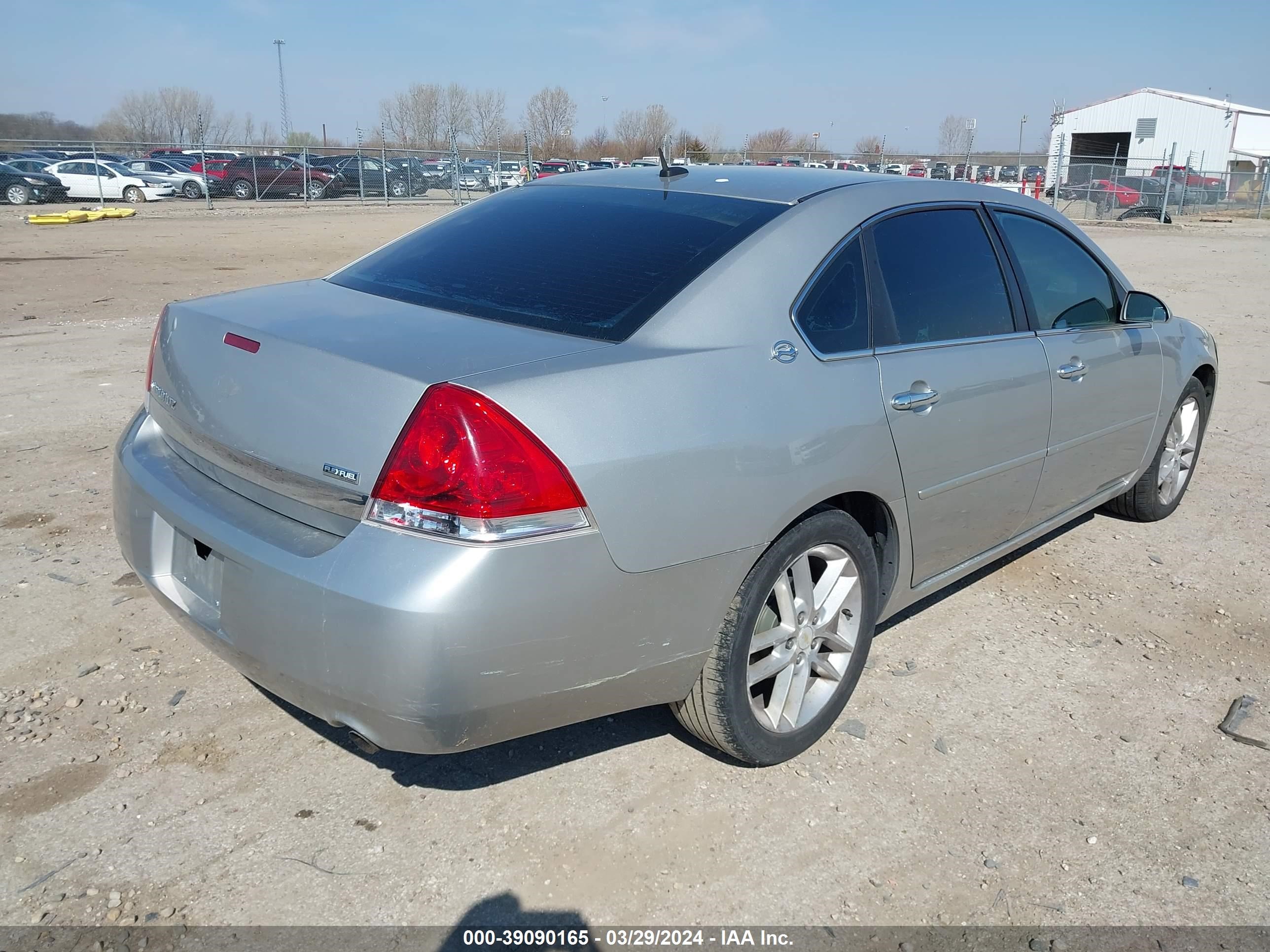 Photo 3 VIN: 2G1WU583581234721 - CHEVROLET IMPALA 