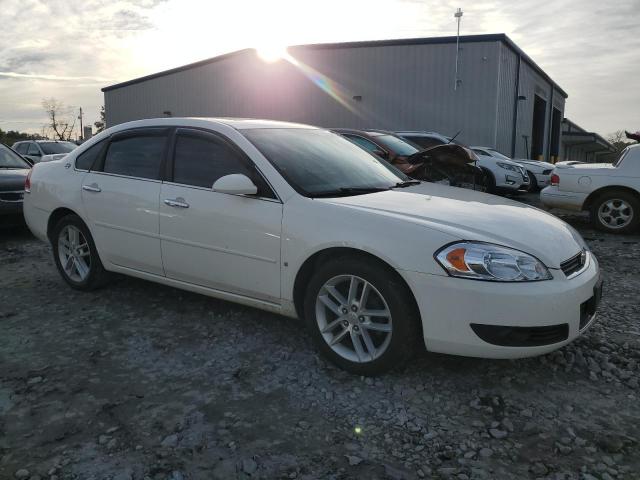 Photo 3 VIN: 2G1WU583981200670 - CHEVROLET IMPALA 