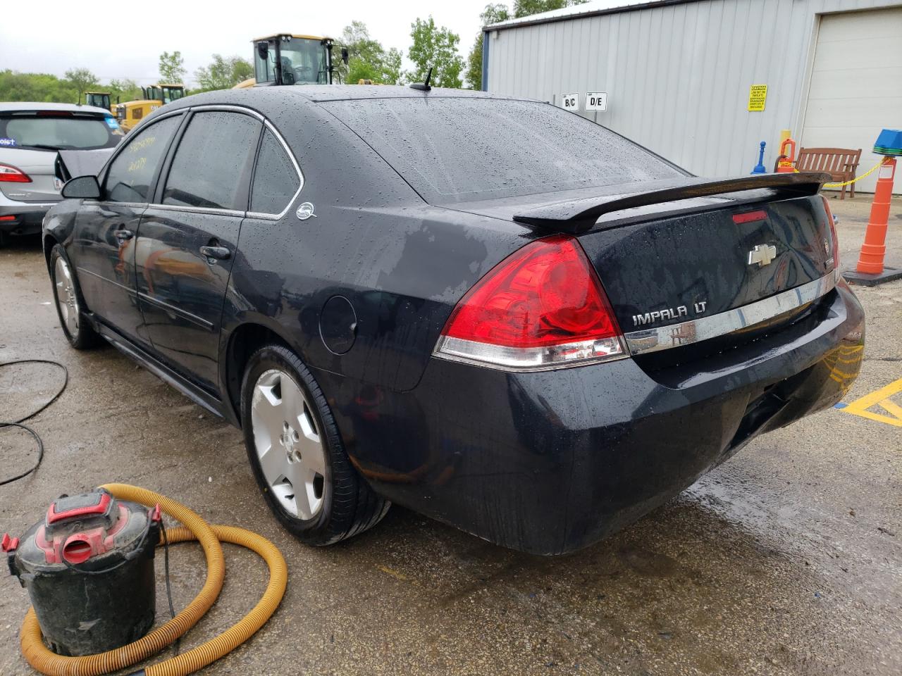 Photo 1 VIN: 2G1WV58K281342119 - CHEVROLET IMPALA 