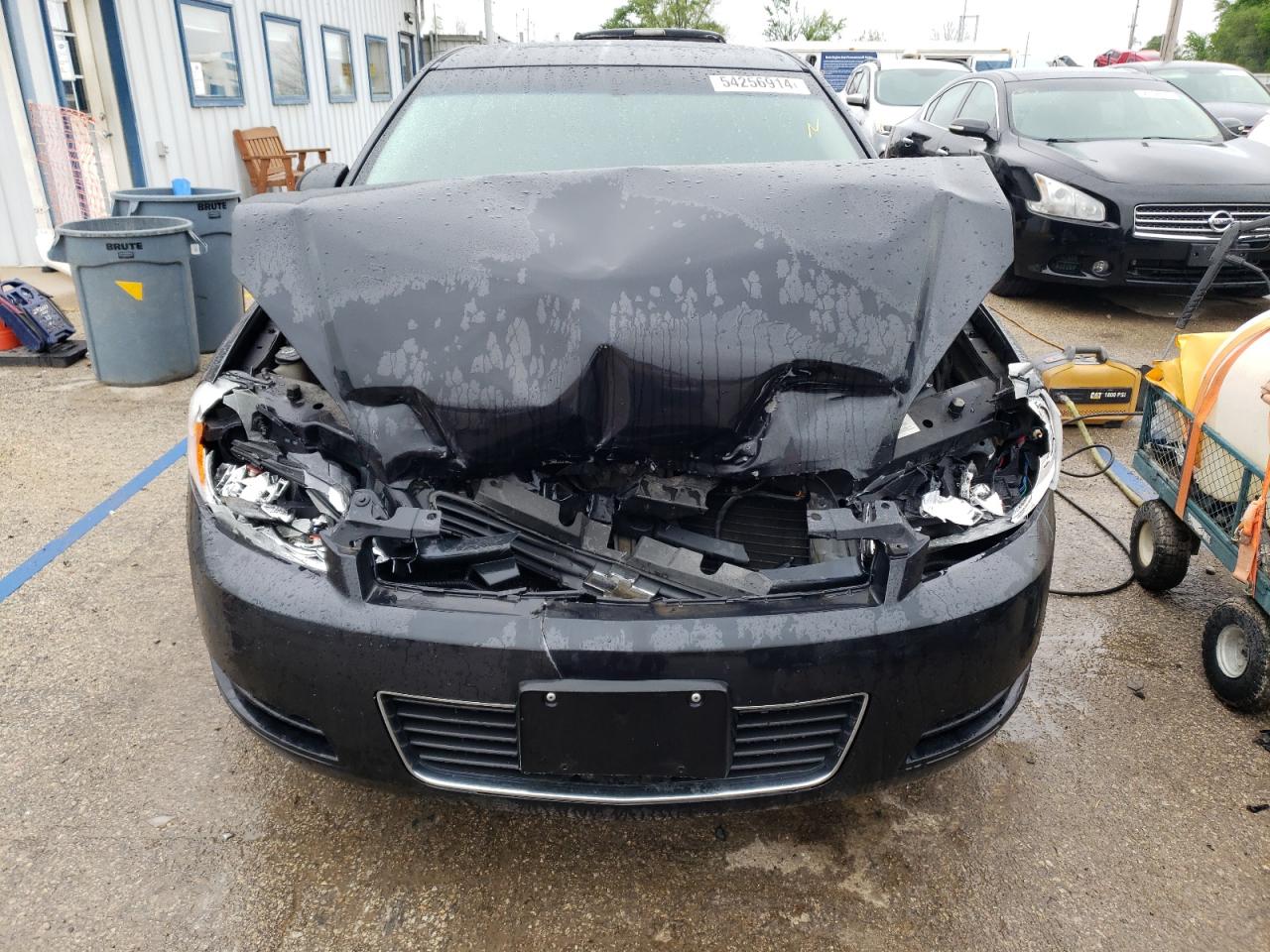 Photo 4 VIN: 2G1WV58K281342119 - CHEVROLET IMPALA 