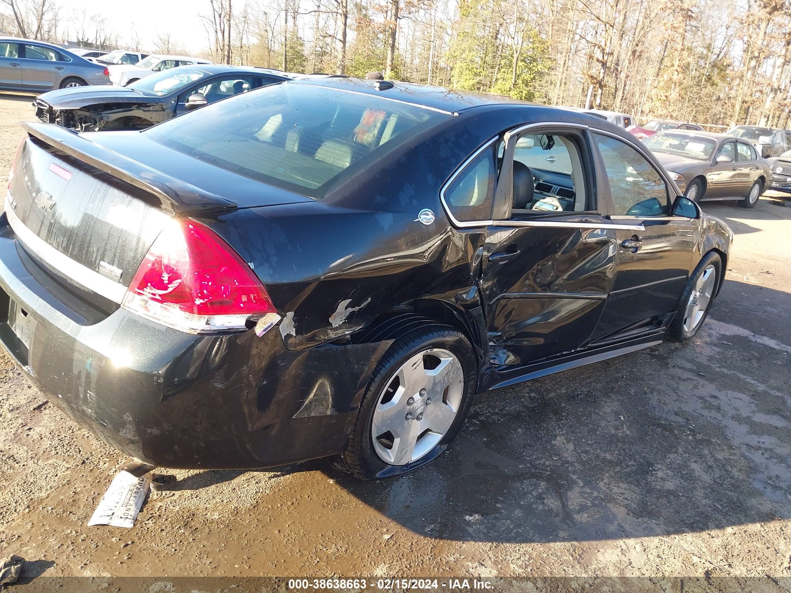 Photo 5 VIN: 2G1WV58K581336718 - CHEVROLET IMPALA 