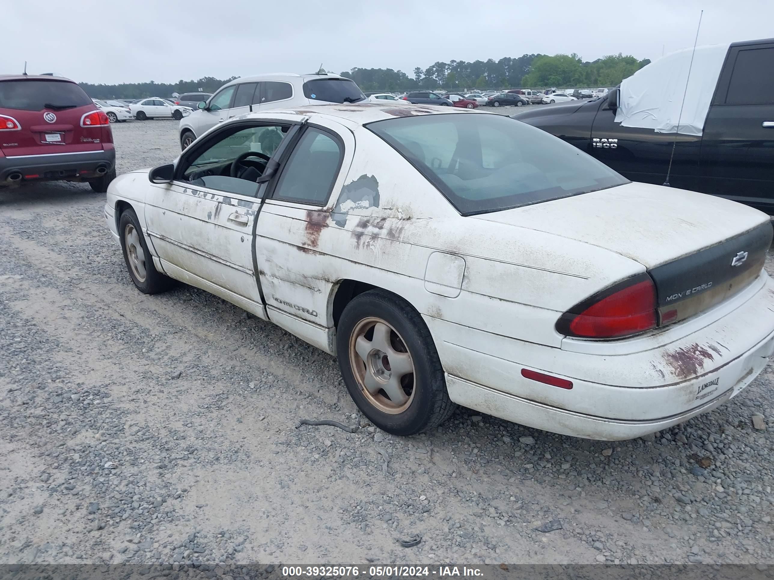 Photo 2 VIN: 2G1WW12M9X9108737 - CHEVROLET MONTE CARLO 