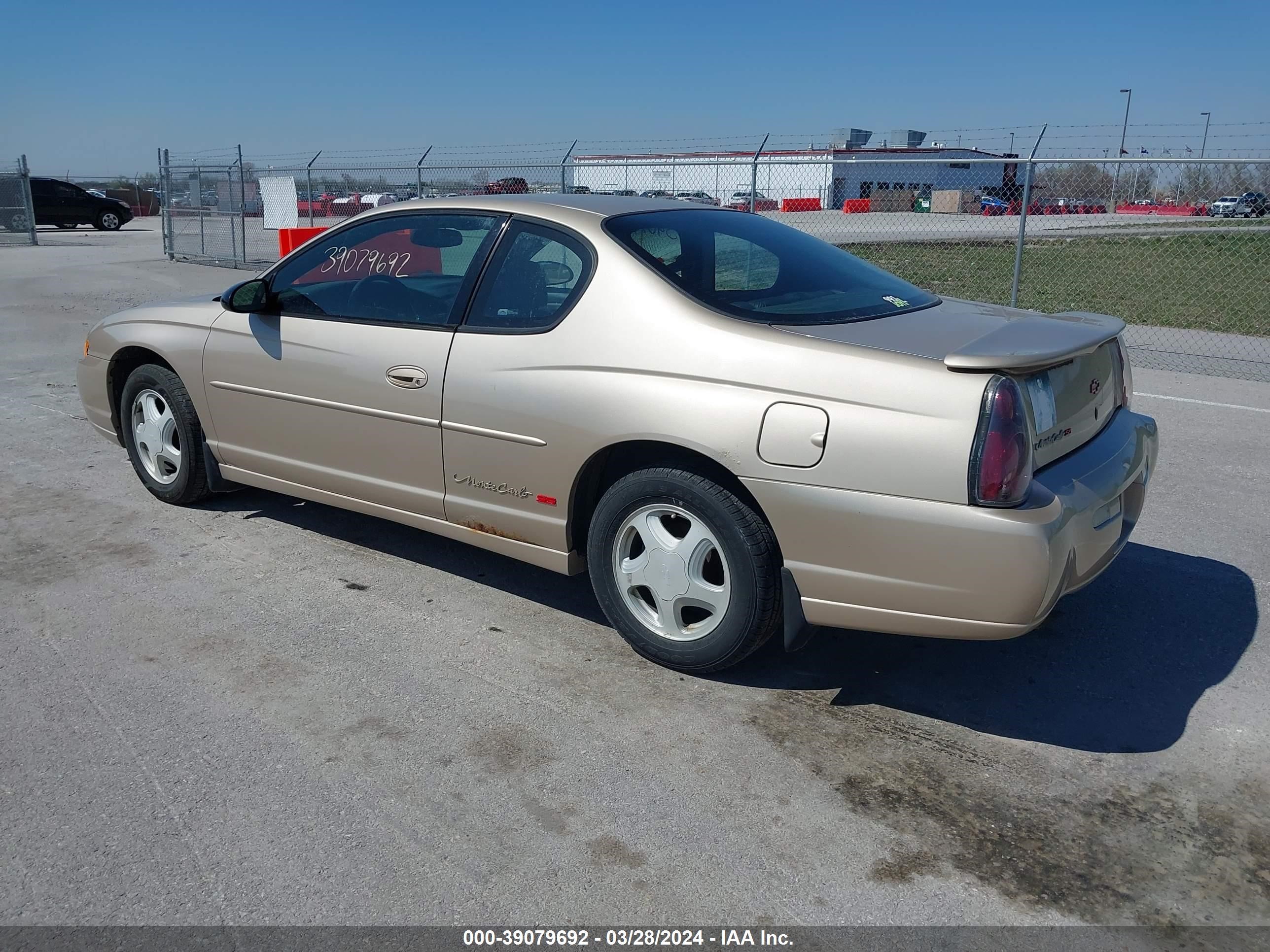 Photo 2 VIN: 2G1WX12K8Y9208096 - CHEVROLET MONTE CARLO 