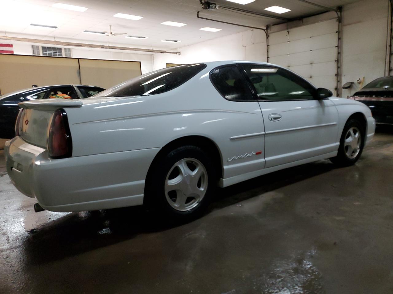 Photo 2 VIN: 2G1WX12KXY9267778 - CHEVROLET MONTE CARLO 