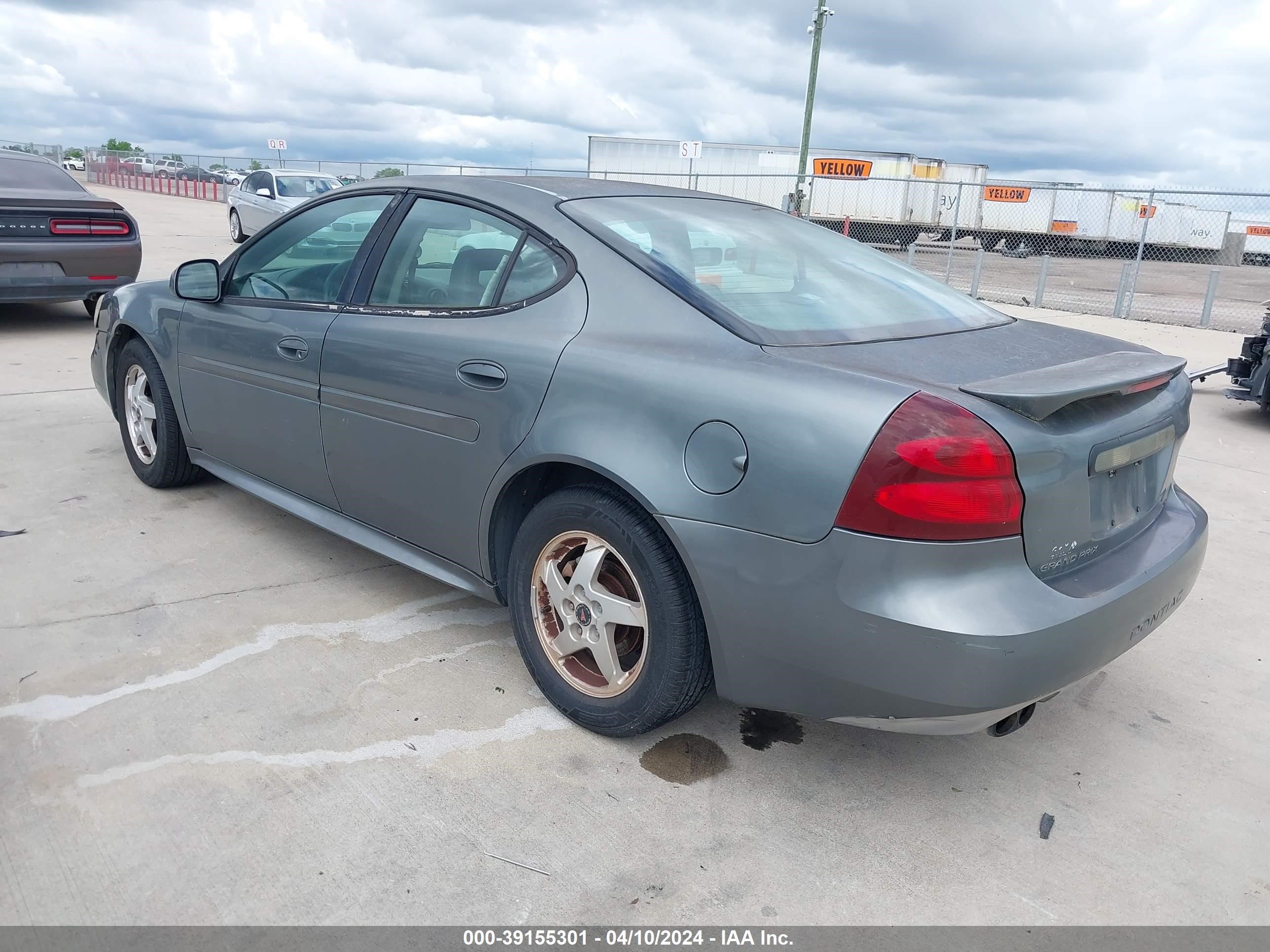 Photo 2 VIN: 2G24S522241262312 - PONTIAC GRAND PRIX 