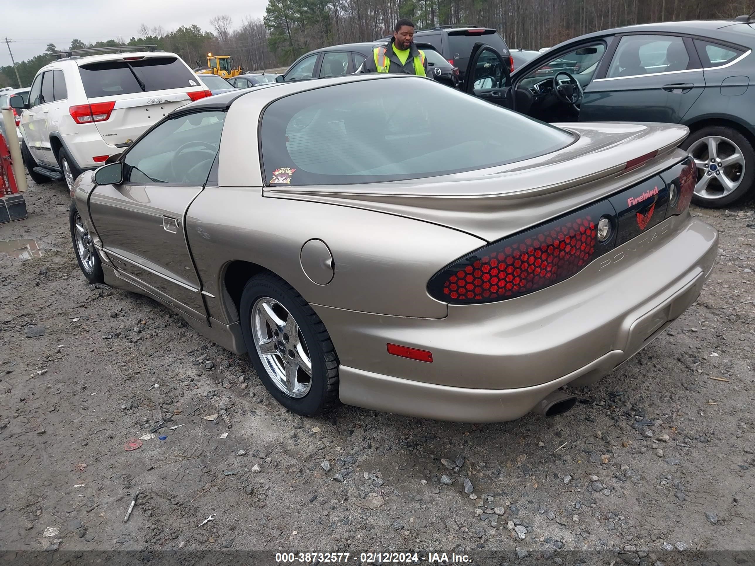 Photo 2 VIN: 2G2FS22K322127569 - PONTIAC FIREBIRD 