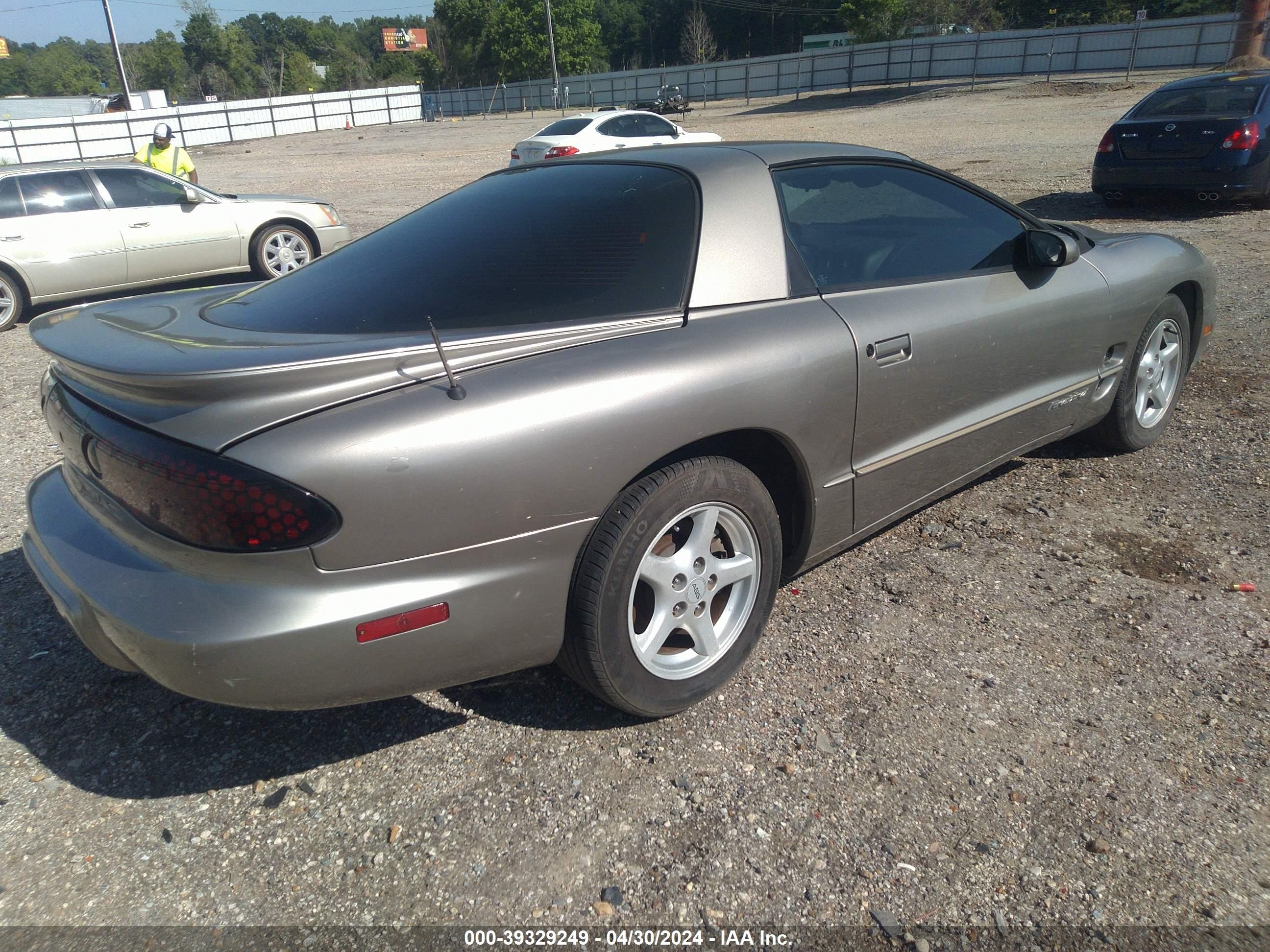 Photo 3 VIN: 2G2FS22K522135401 - PONTIAC FIREBIRD 