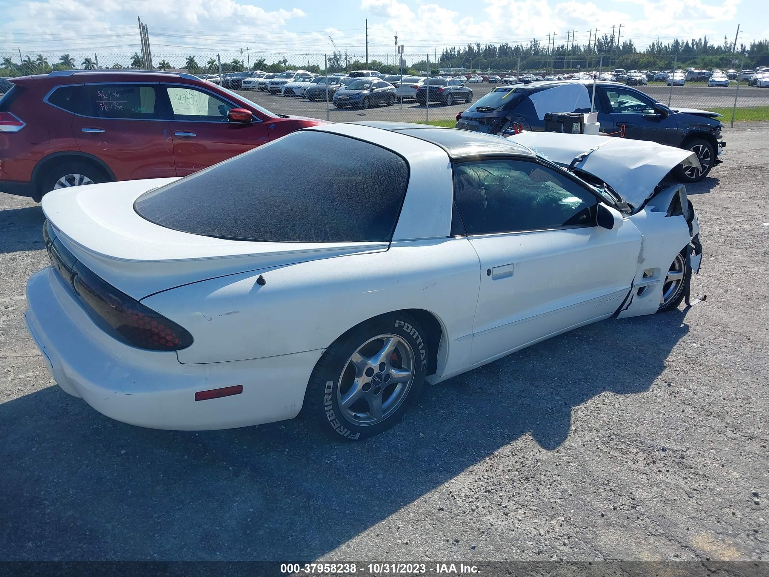 Photo 3 VIN: 2G2FS22K5W2201225 - PONTIAC FIREBIRD 