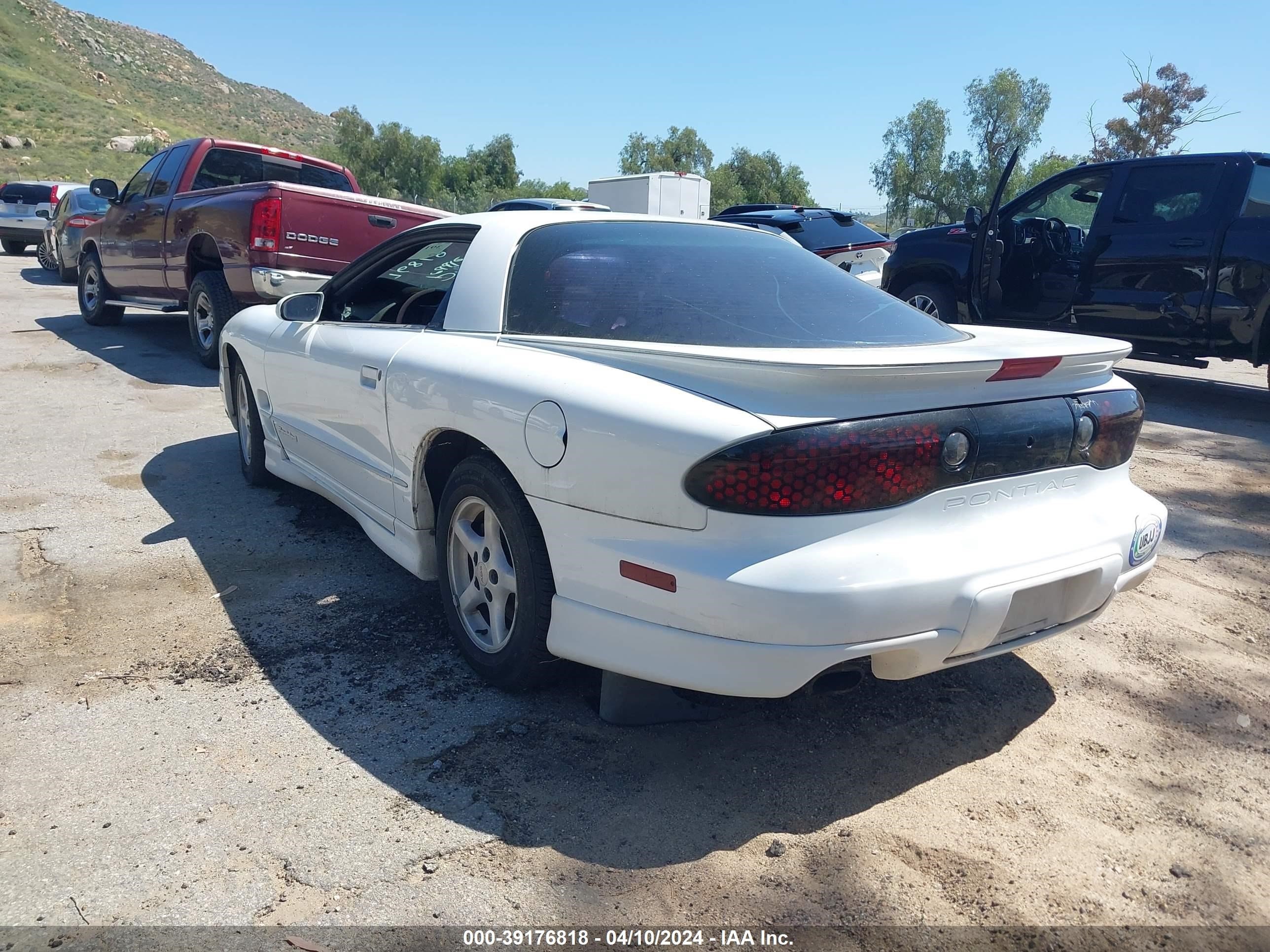 Photo 2 VIN: 2G2FS22K9X2209040 - PONTIAC FIREBIRD 