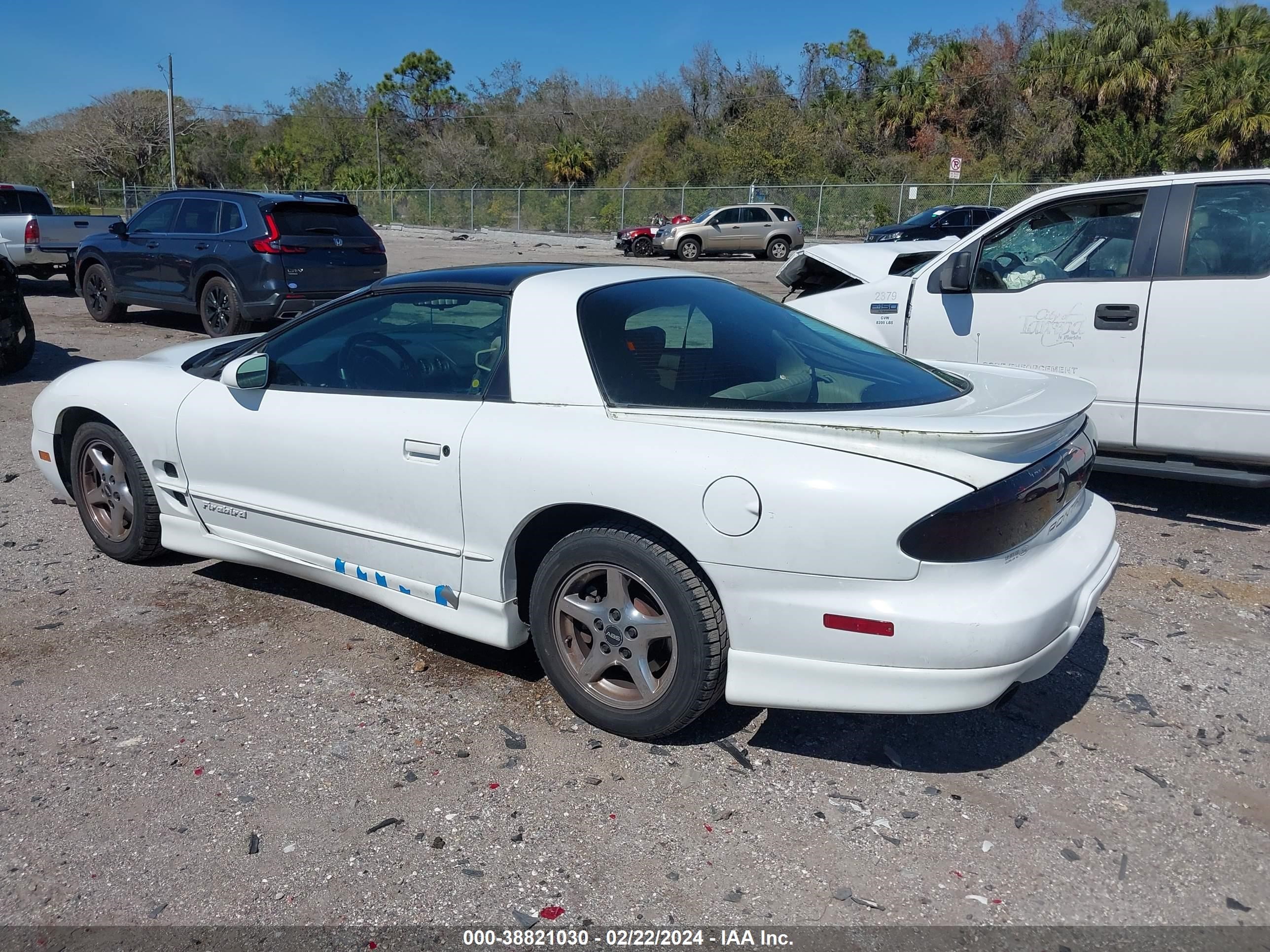 Photo 2 VIN: 2G2FS22KXY2101947 - PONTIAC FIREBIRD 