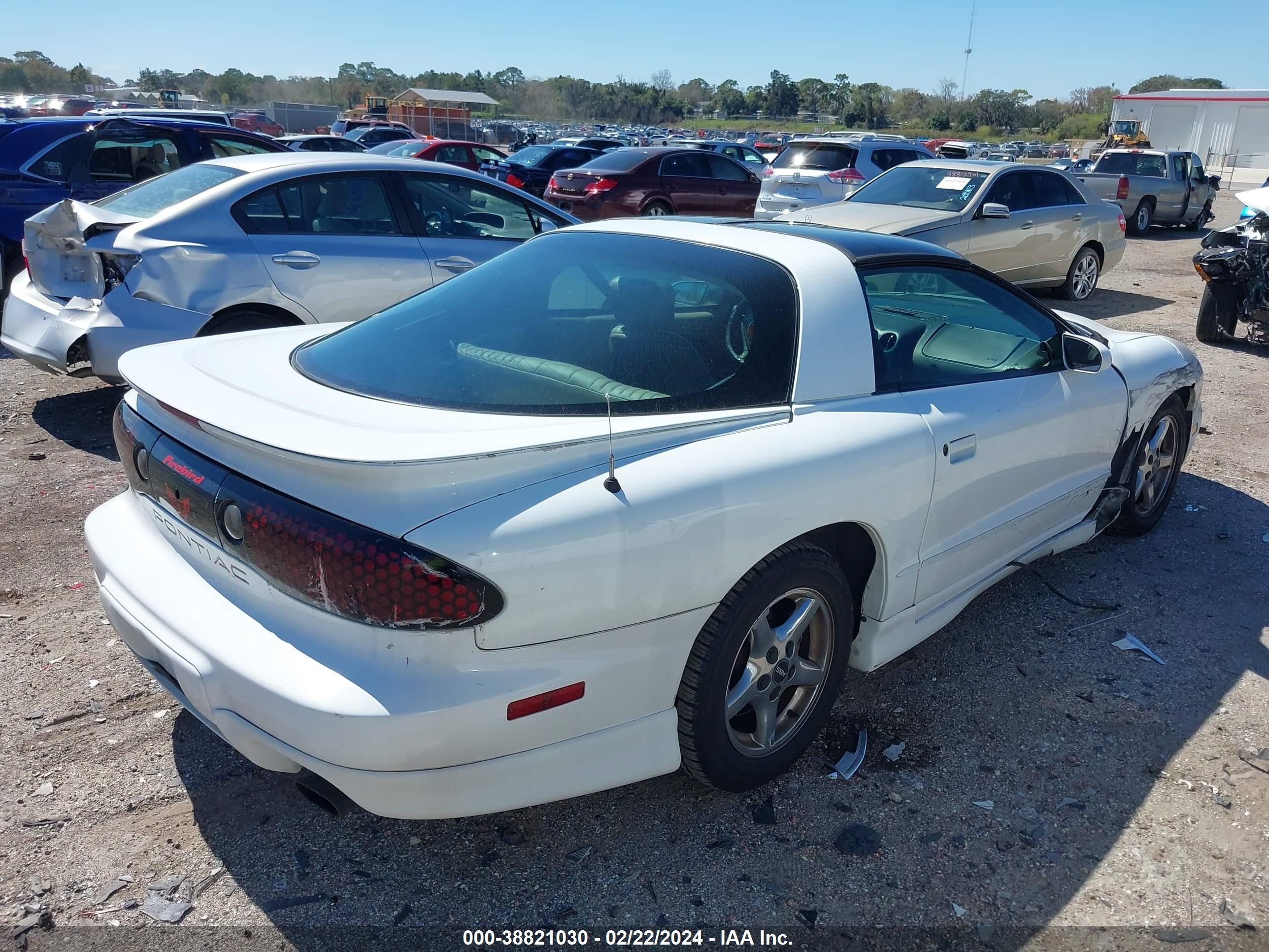 Photo 3 VIN: 2G2FS22KXY2101947 - PONTIAC FIREBIRD 