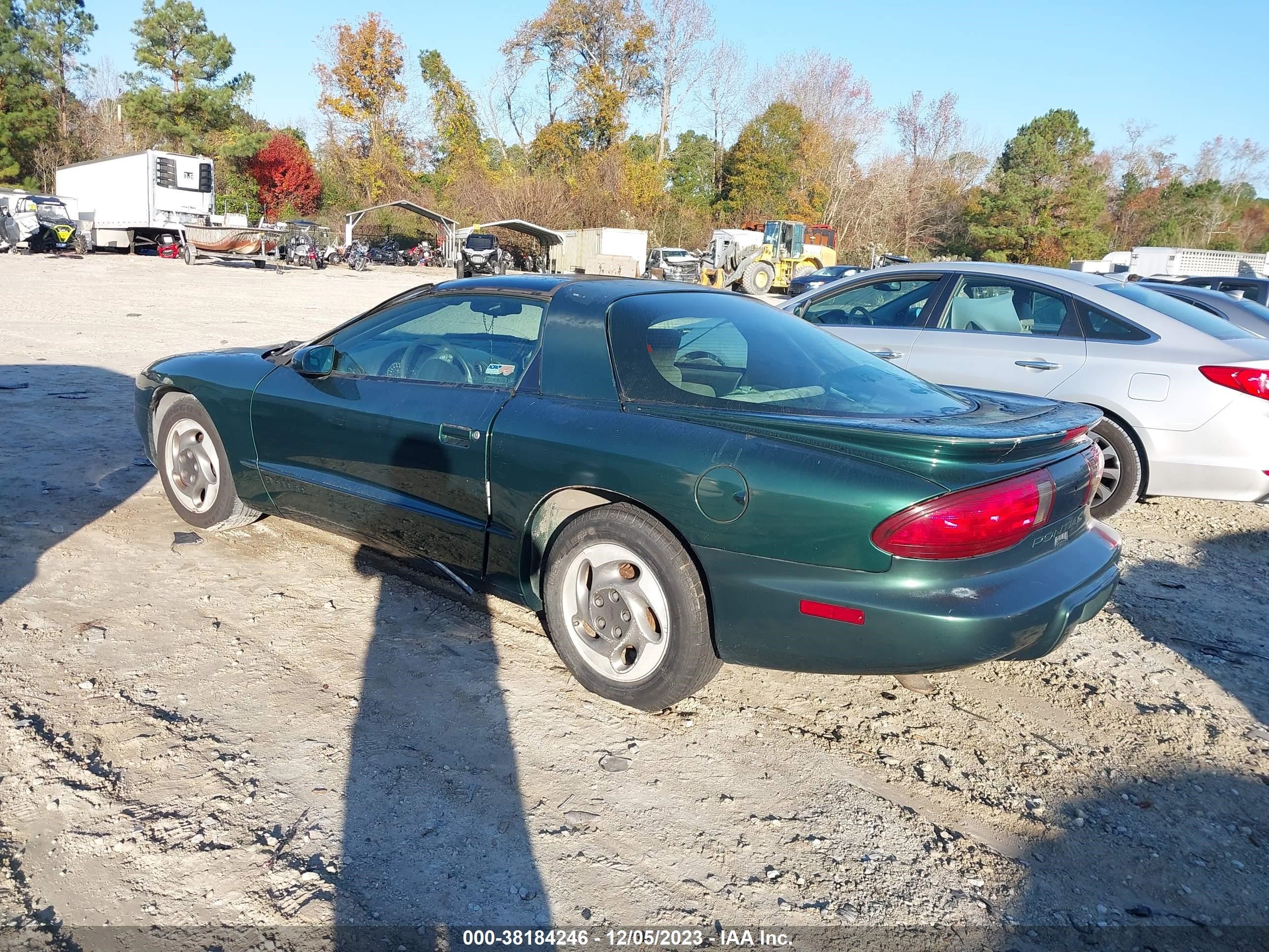 Photo 2 VIN: 2G2FS22S0S2240251 - PONTIAC FIREBIRD 