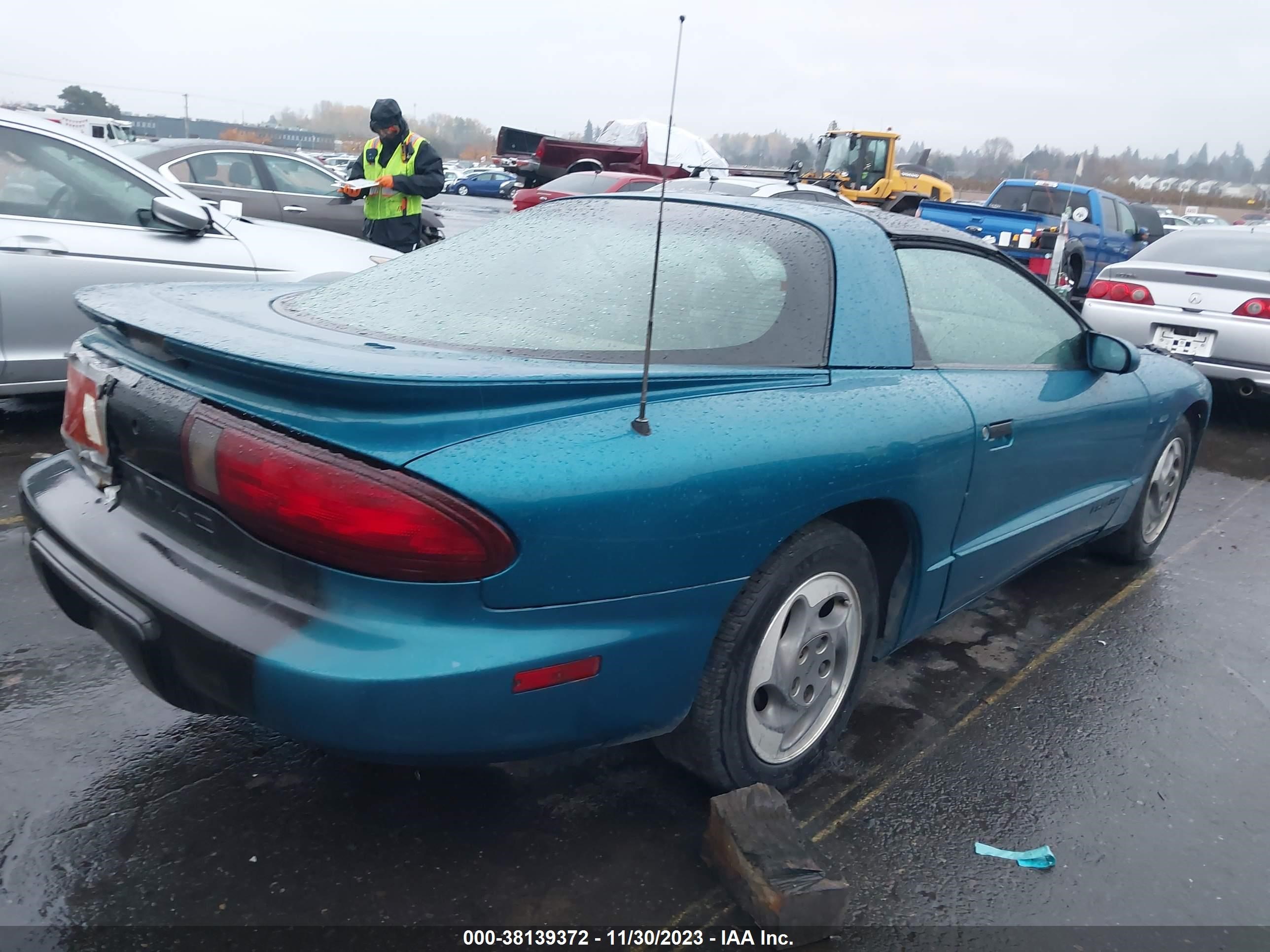 Photo 3 VIN: 2G2FS22S2S2236461 - PONTIAC FIREBIRD 