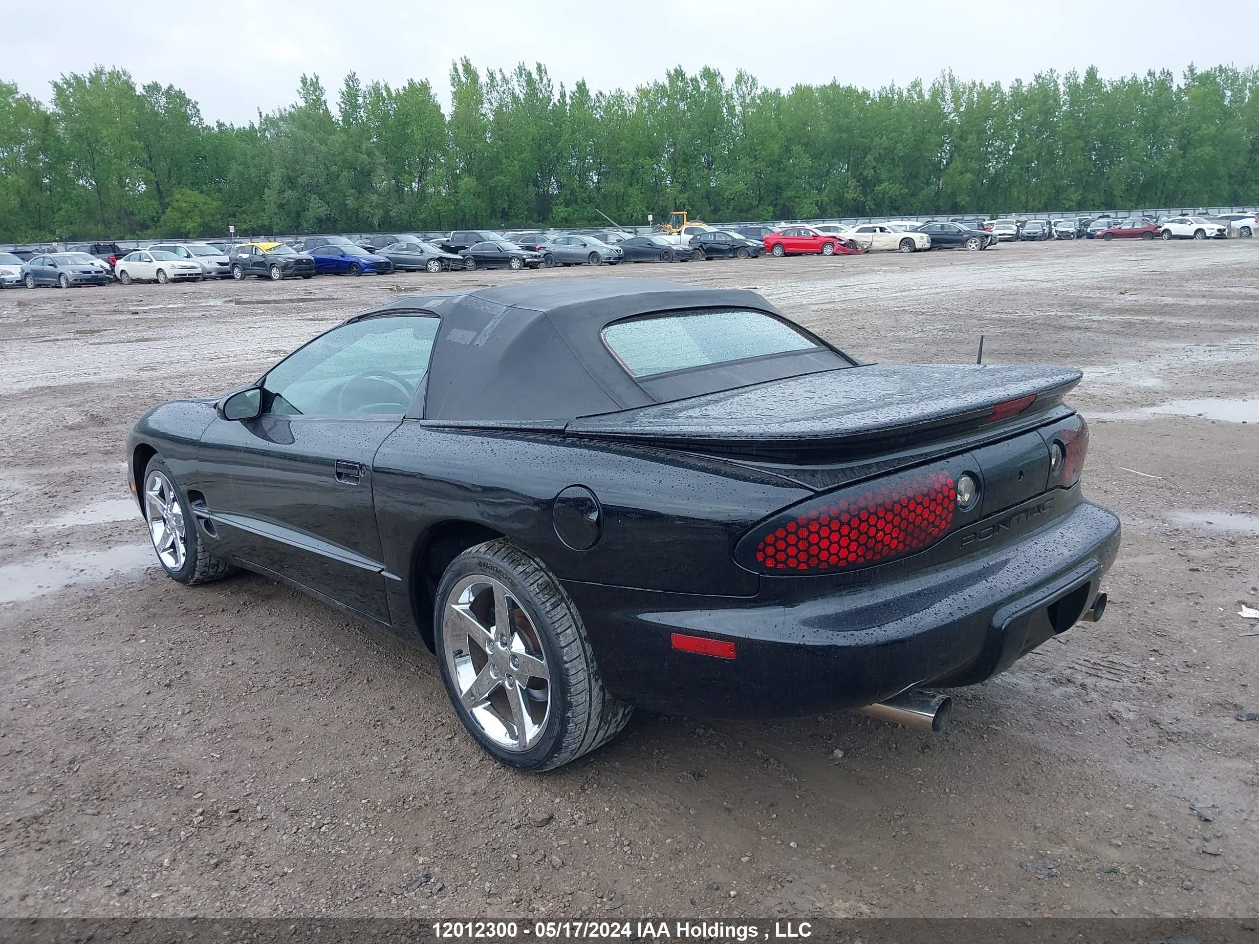 Photo 2 VIN: 2G2FS32K3X2231511 - PONTIAC FIREBIRD 