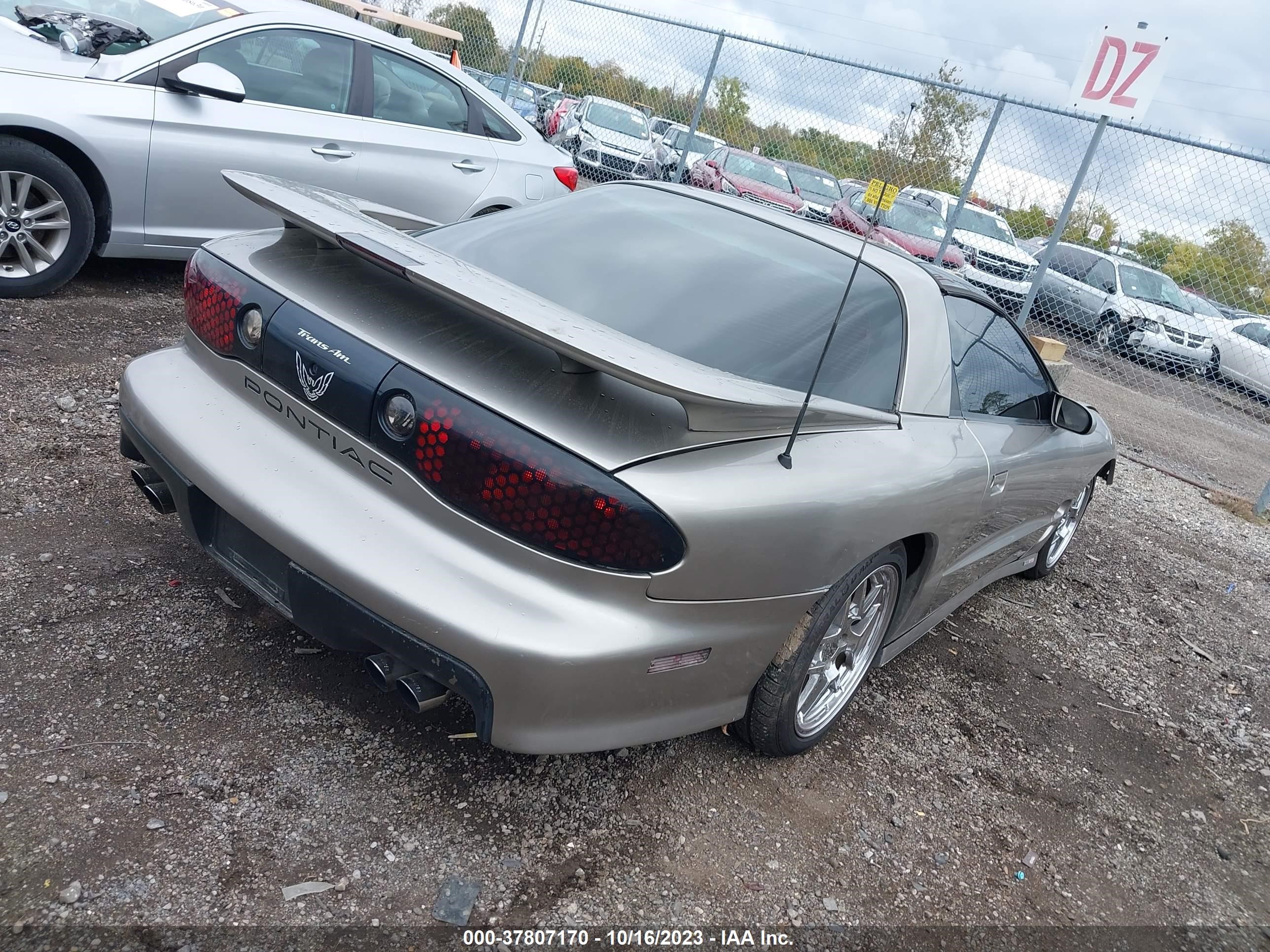 Photo 3 VIN: 2G2FV22G112147983 - PONTIAC FIREBIRD 