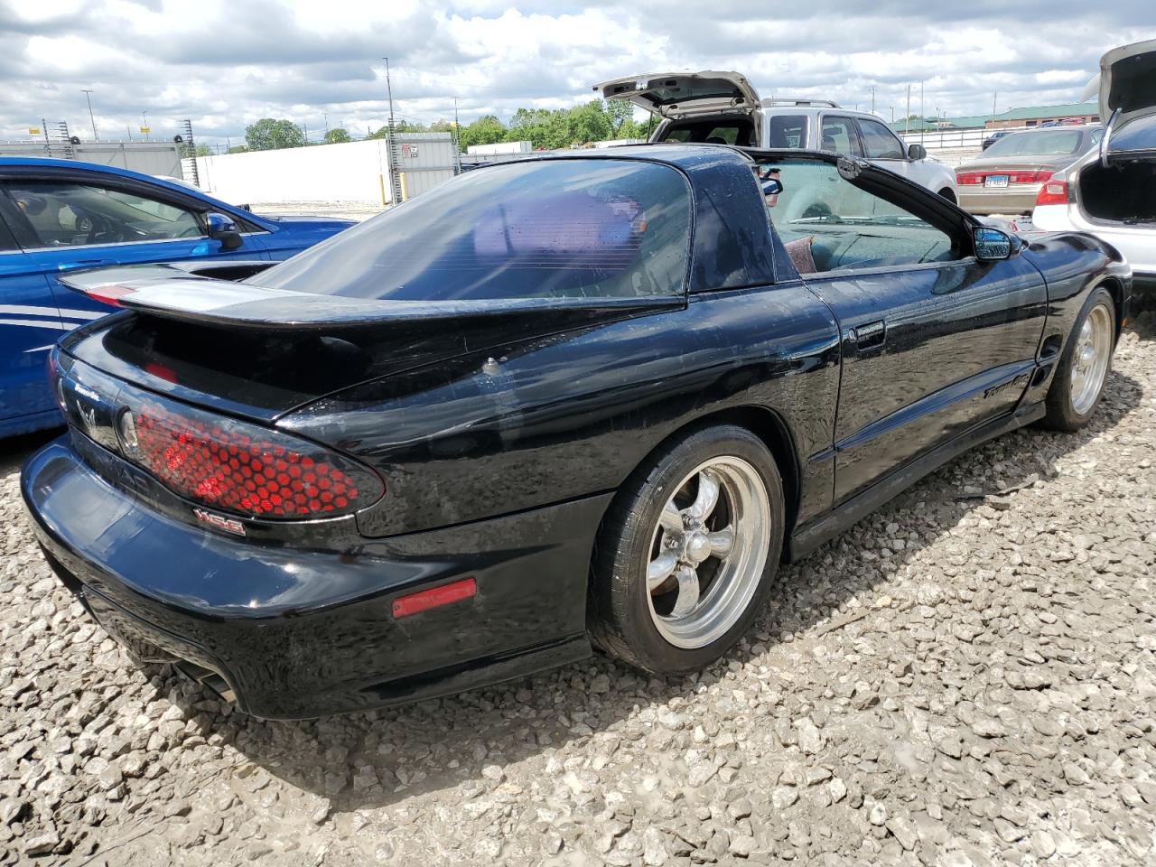 Photo 2 VIN: 2G2FV22G2W2222150 - PONTIAC FIREBIRD 