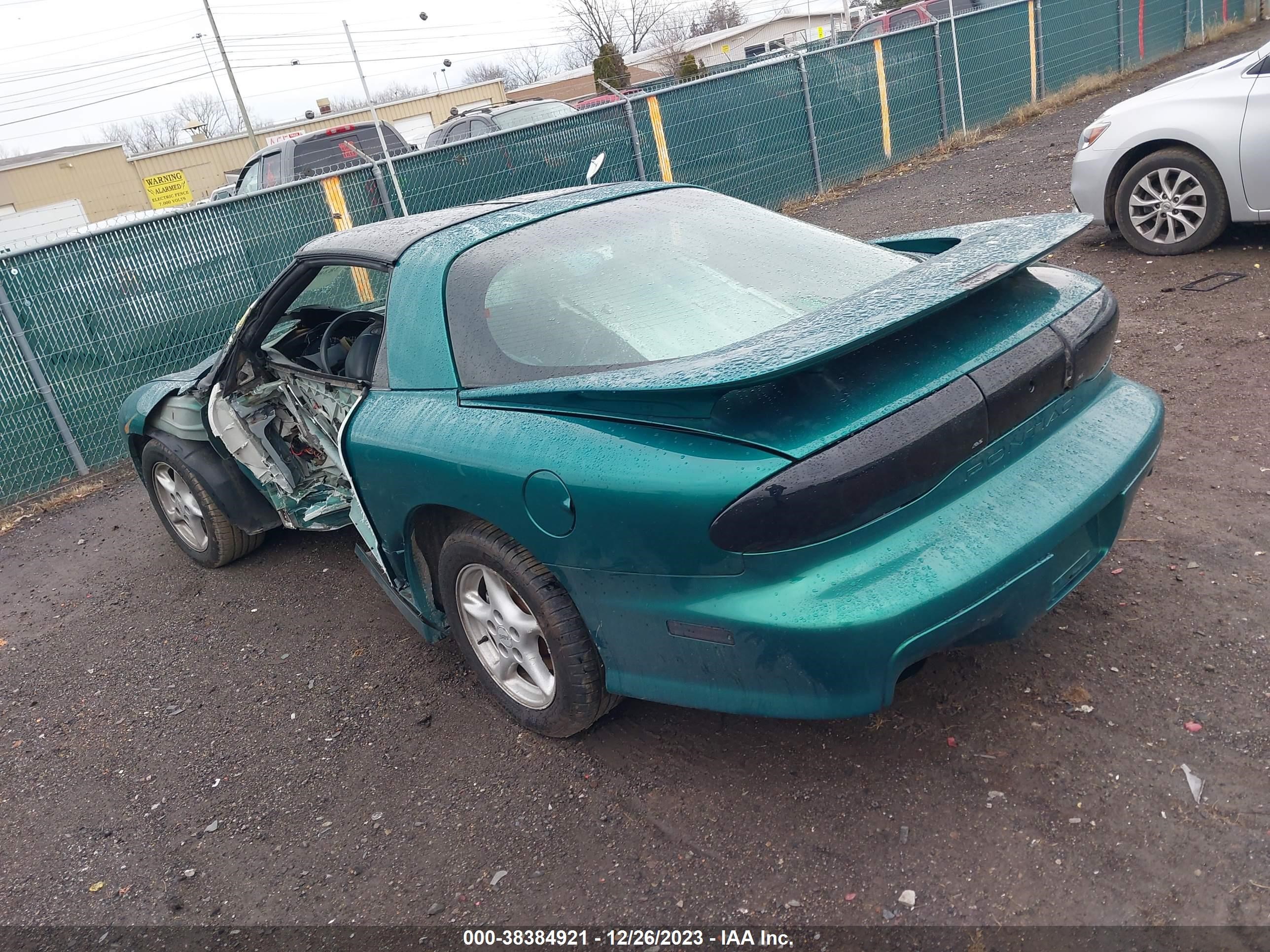 Photo 2 VIN: 2G2FV22G8W2220080 - PONTIAC FIREBIRD 