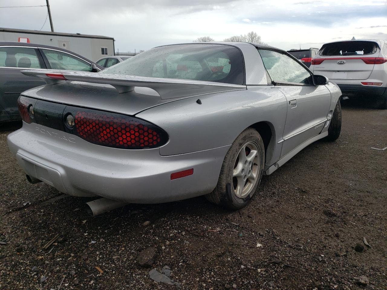 Photo 3 VIN: 2G2FV22G8Y2169151 - PONTIAC FIREBIRD 