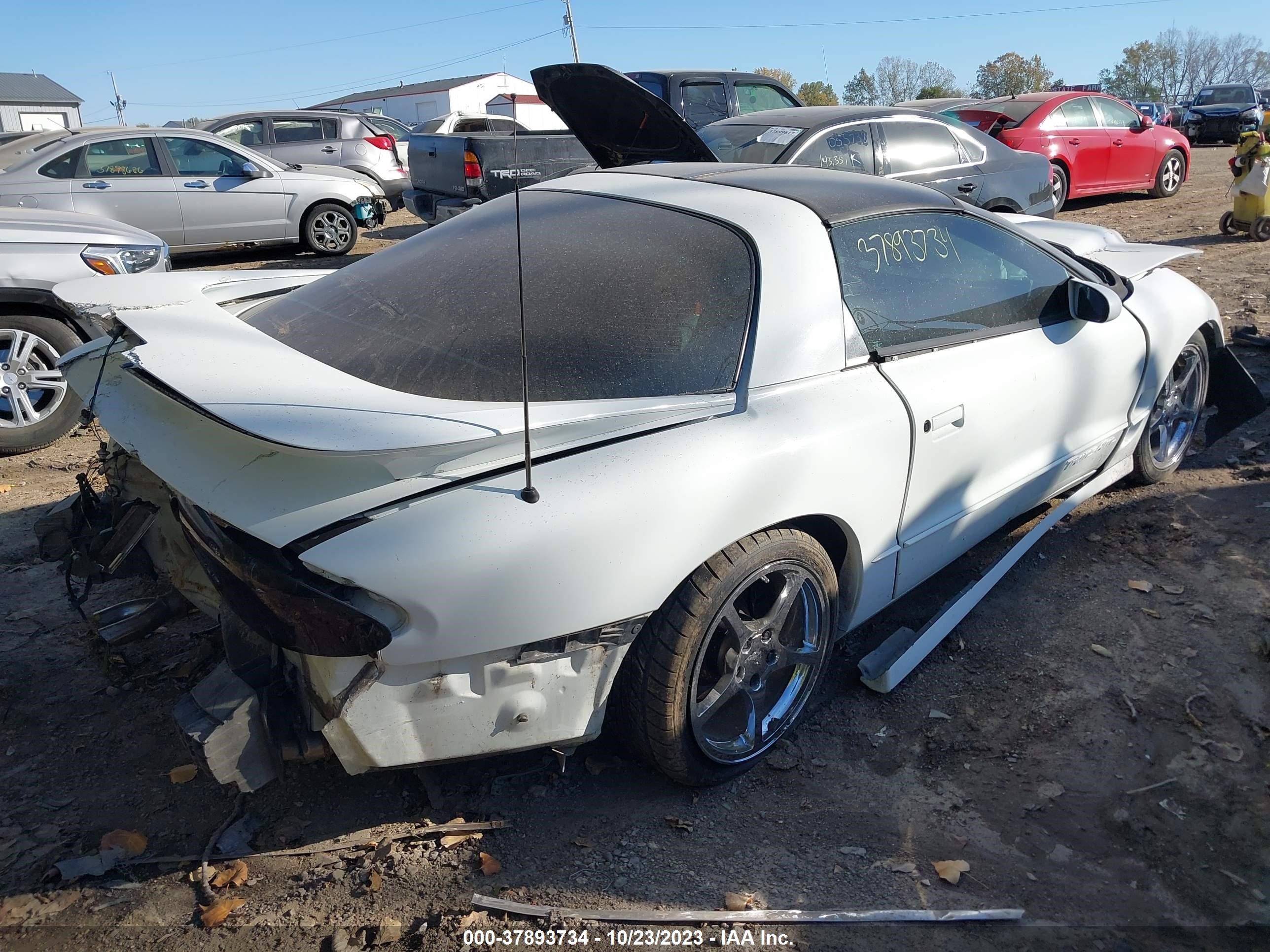 Photo 3 VIN: 2G2FV22G9Y2102459 - PONTIAC FIREBIRD 