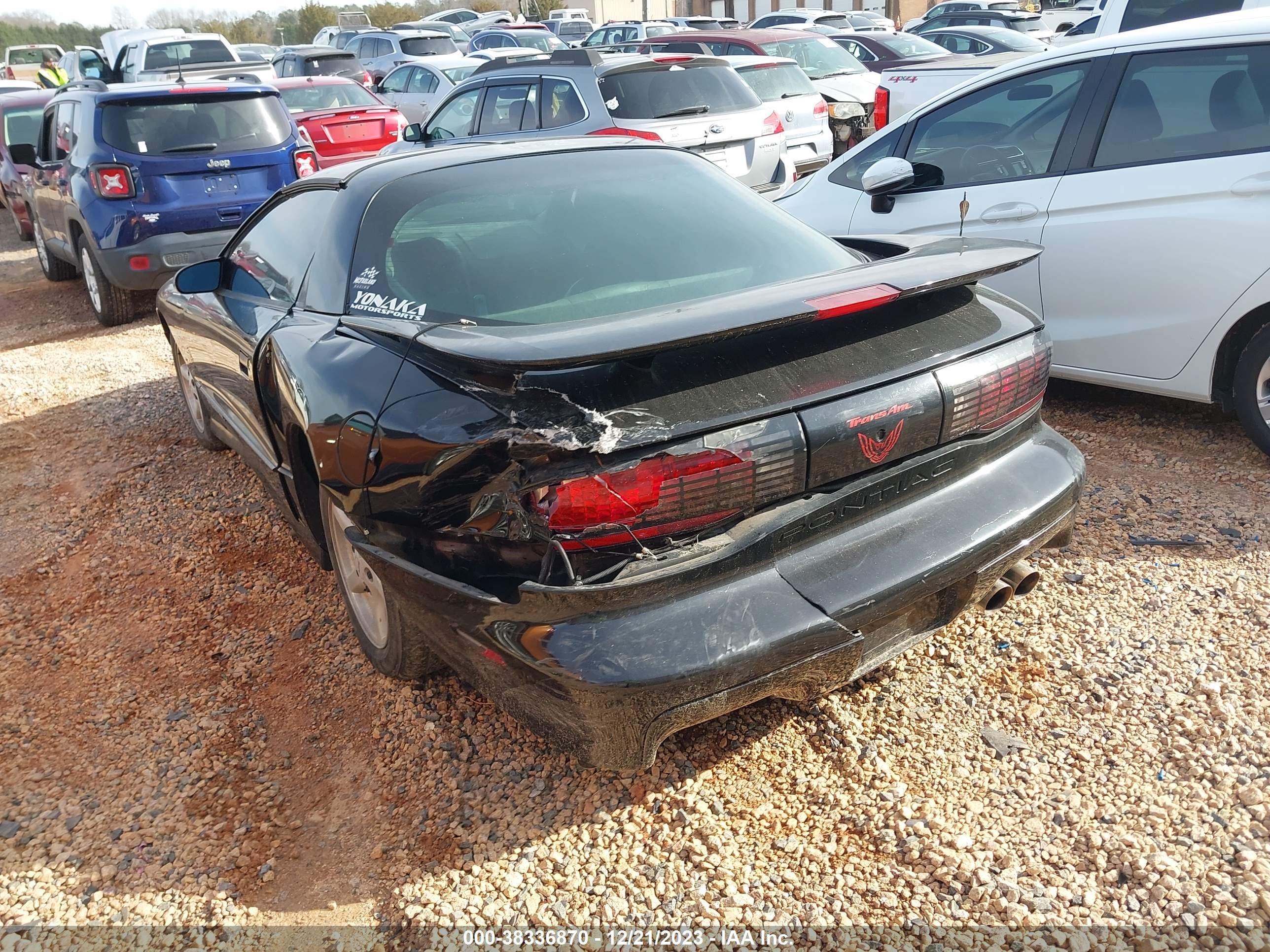 Photo 2 VIN: 2G2FV22P2V2224222 - PONTIAC FIREBIRD 