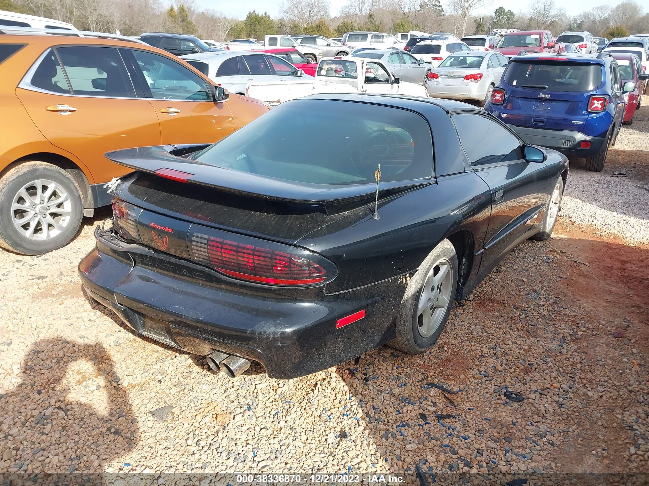 Photo 3 VIN: 2G2FV22P2V2224222 - PONTIAC FIREBIRD 