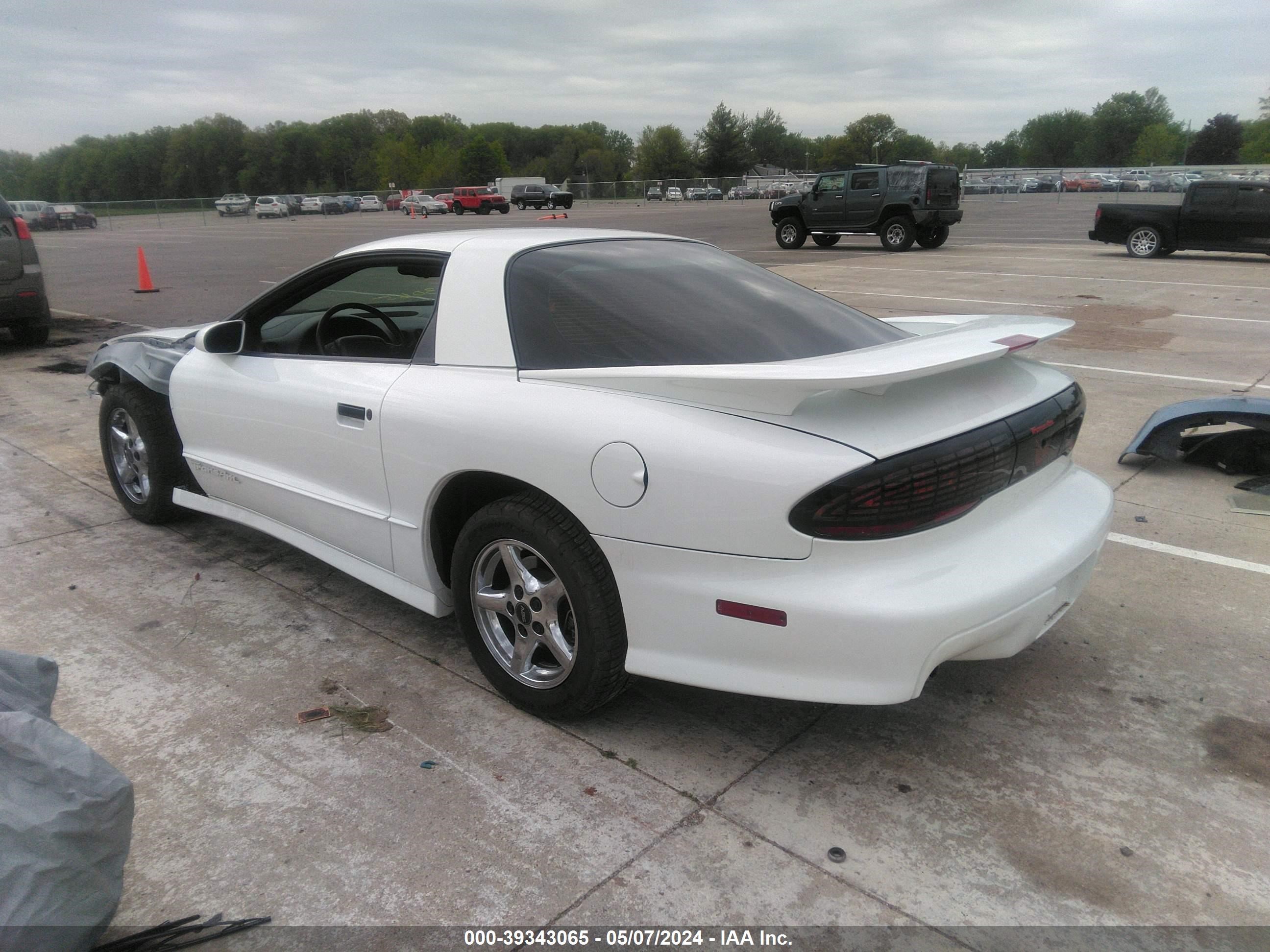 Photo 2 VIN: 2G2FV22P4V2212508 - PONTIAC FIREBIRD 