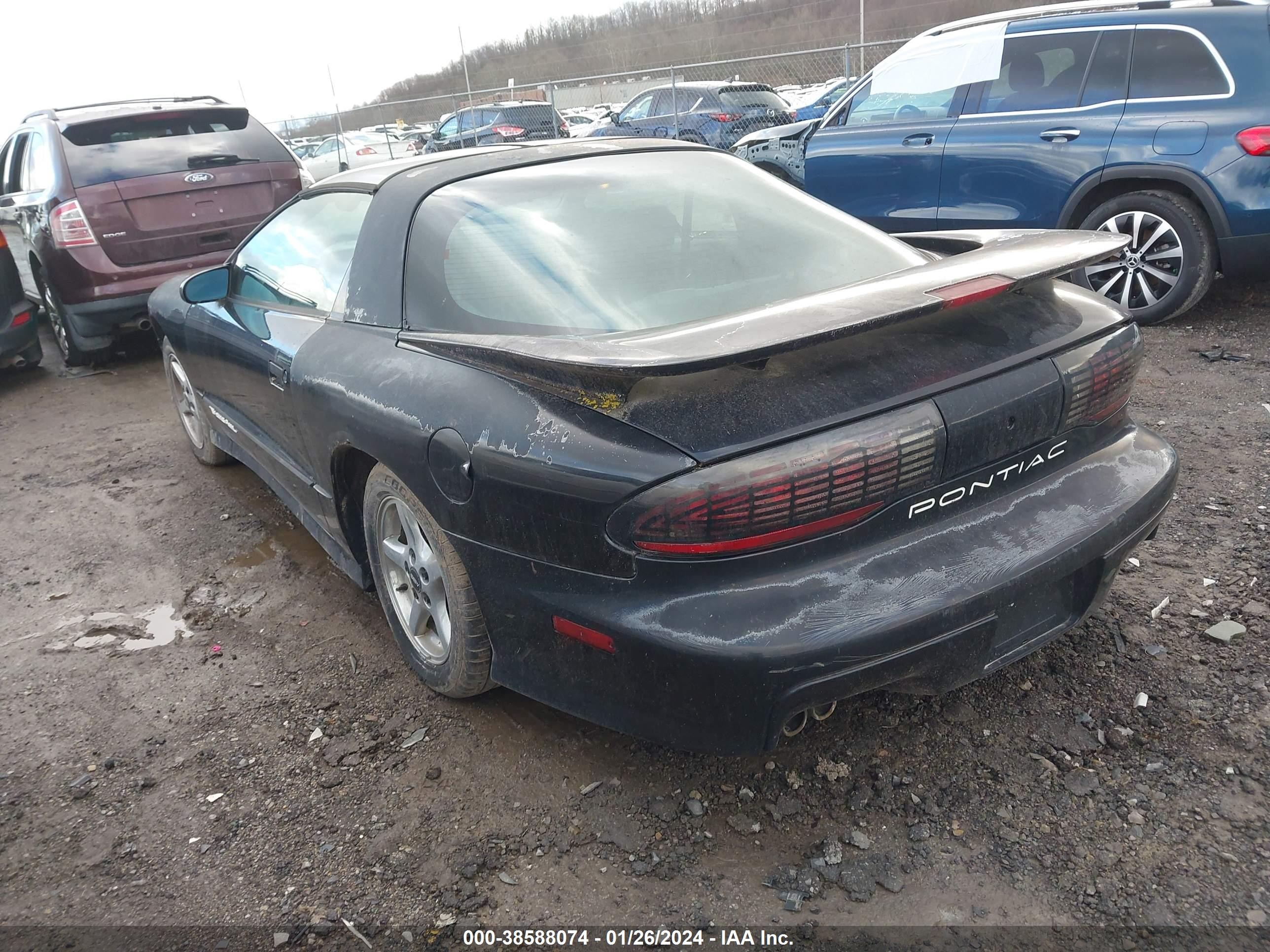 Photo 2 VIN: 2G2FV22P8T2208006 - PONTIAC FIREBIRD 