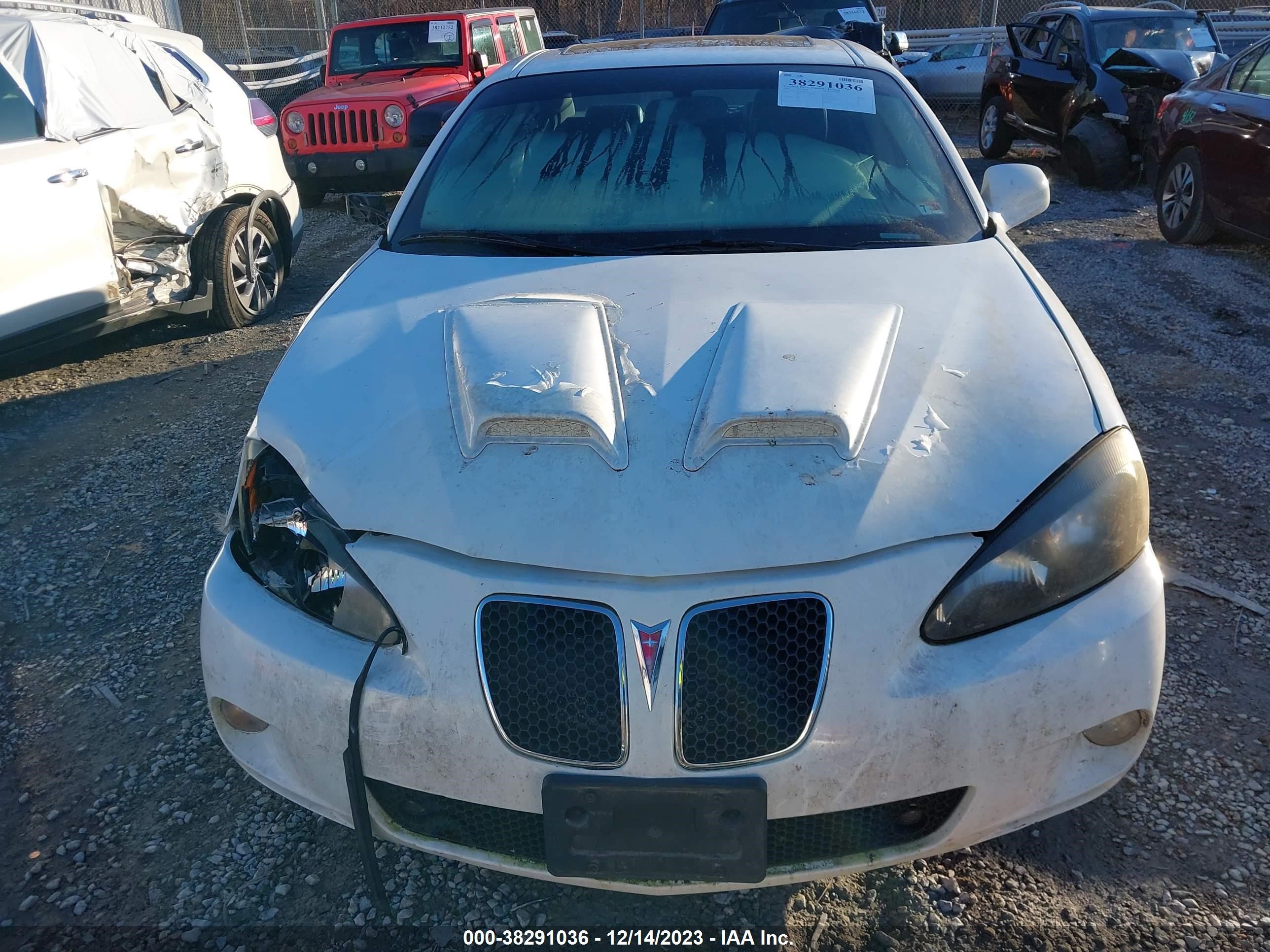 Photo 11 VIN: 2G2WC55C281108786 - PONTIAC GRAND PRIX 