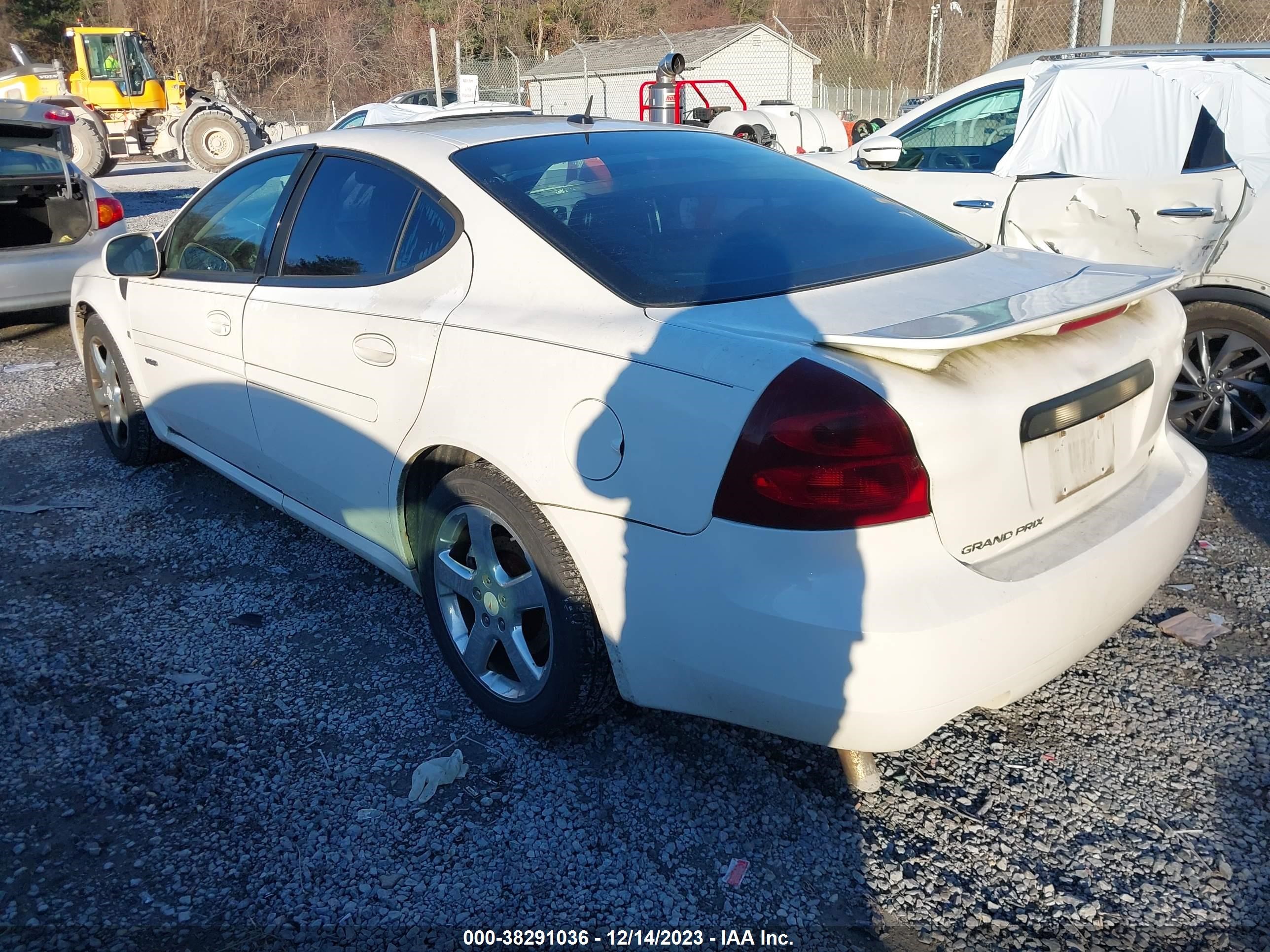 Photo 2 VIN: 2G2WC55C281108786 - PONTIAC GRAND PRIX 